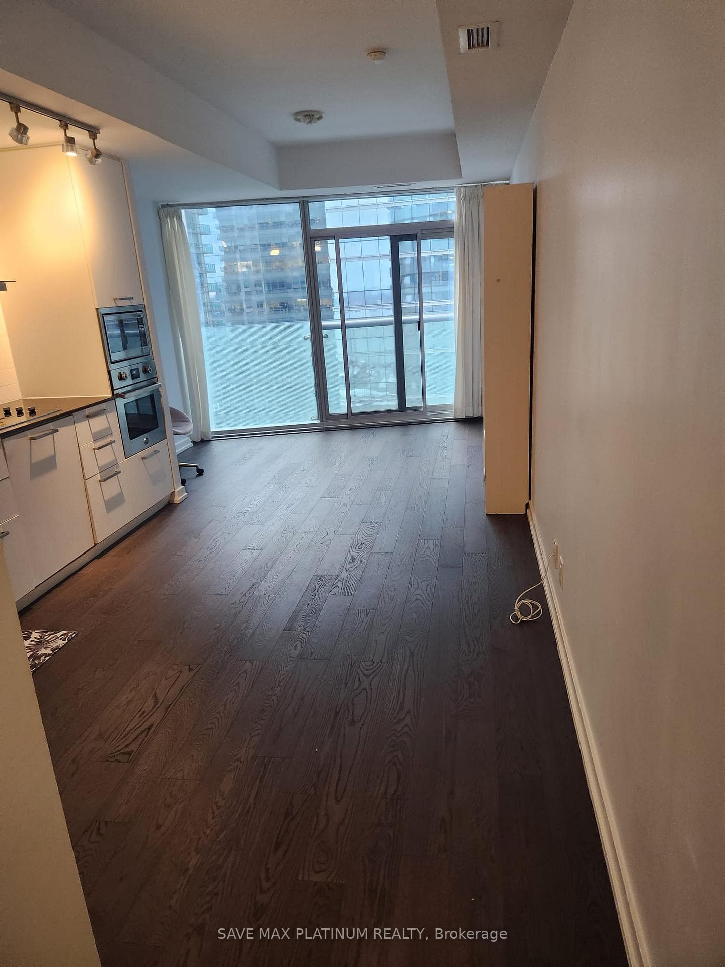 12 York Street Unit 1908, Downtown Toronto / Waterfront, ON M5J 0A9 - Photo 1