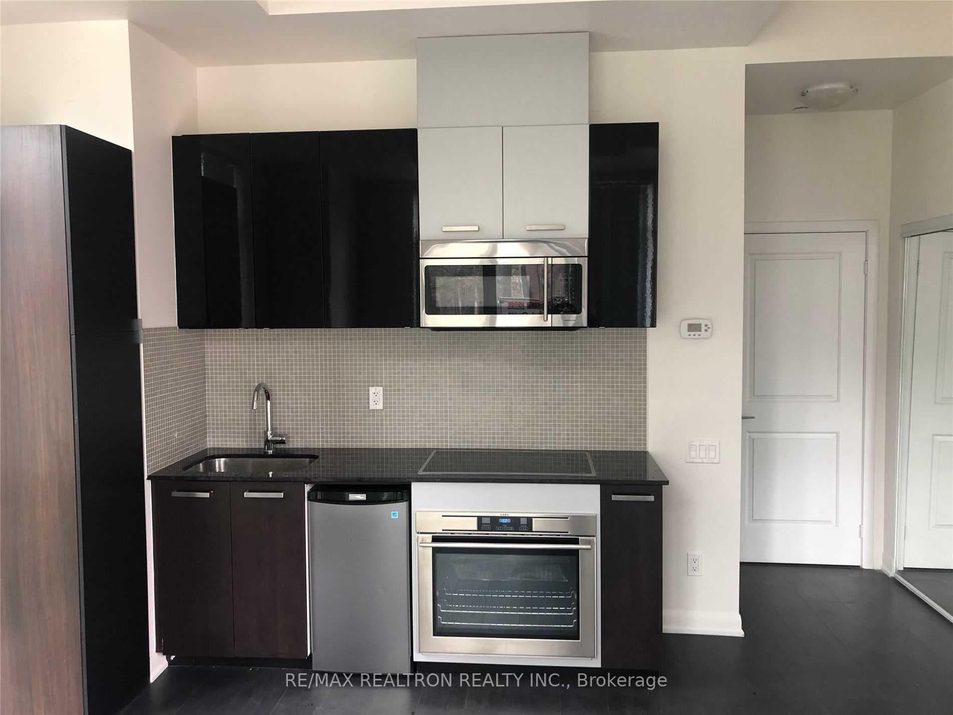 5162 Yonge Street Unit Th08, Ground, Thornhill / Willowdale, ON M2N 5P6 - Photo 1