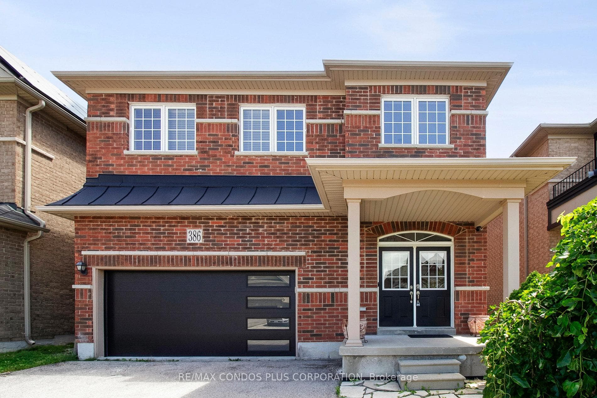 386 Kwapis Boulevard, Newmarket
