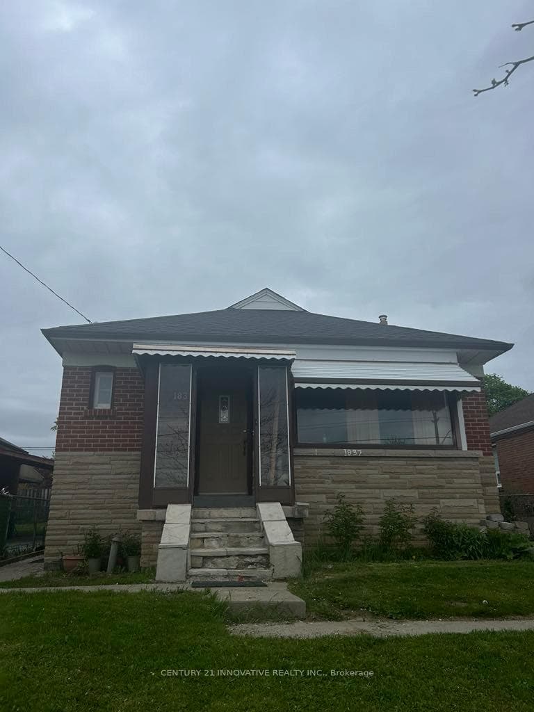 1837 Victoria Park N/A, Dorset Park / Kennedy Park, ON M1R 1T4 - Photo 1