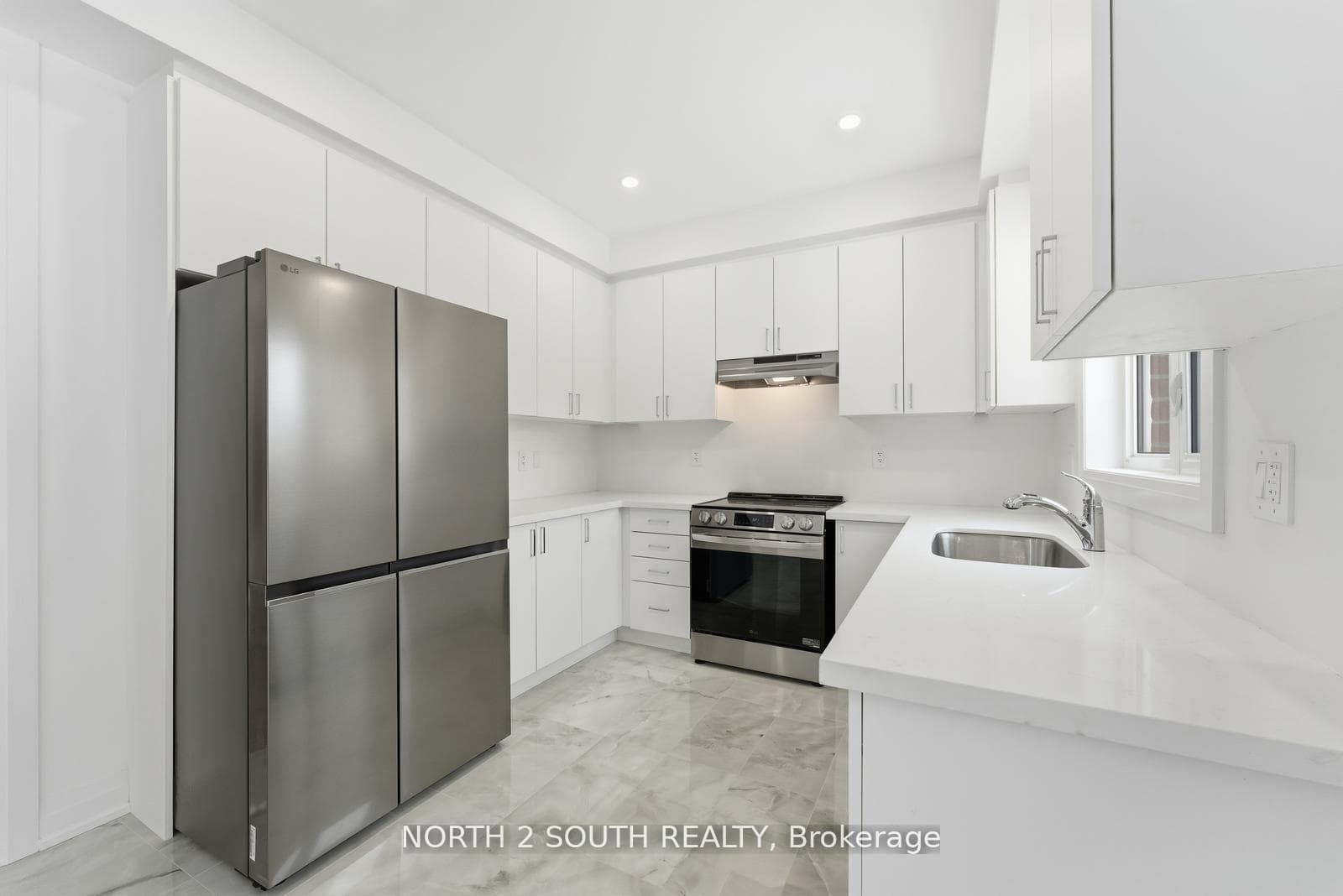 30 Virro Court, Vaughan, ON L4H 5G5 - Photo 1