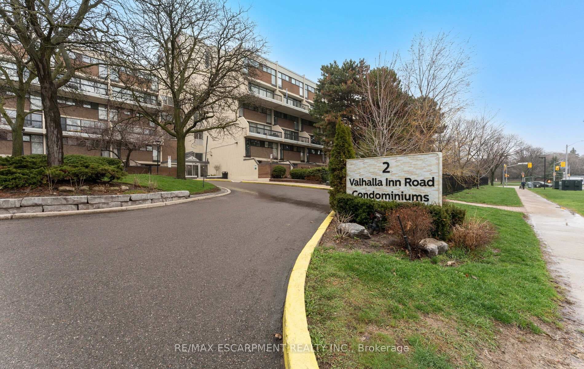 2 VALHALLA INN Road Unit 308C, Etobicoke (Islington / Rexdale), ON M9B 6C3 - Photo 1