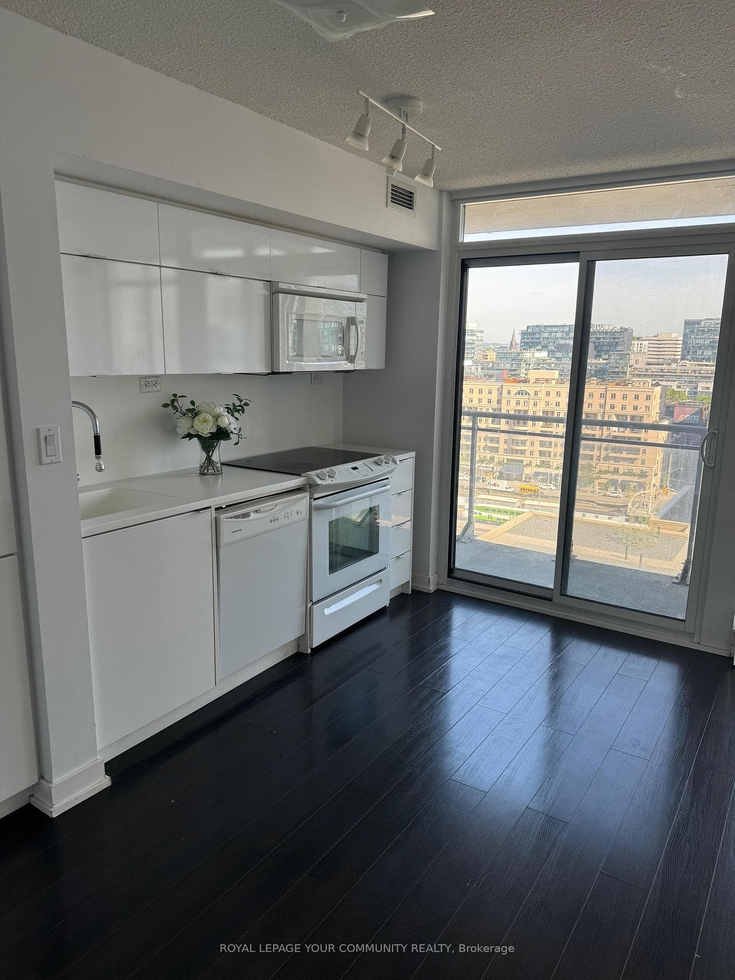 151 Dan Leckie Way Unit 1607, Downtown Toronto / Waterfront, ON M5V 4B2 - Photo 1