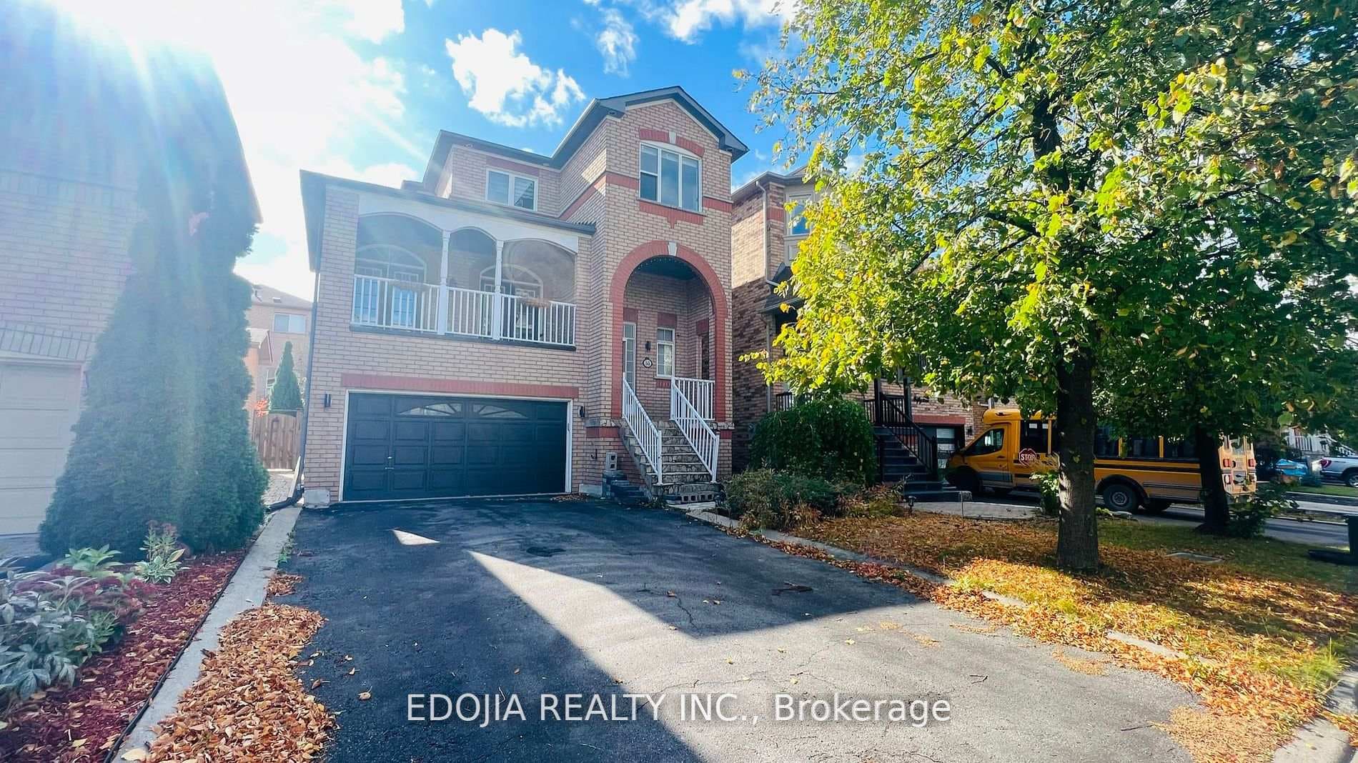 55 Sail Crescent, Vaughan