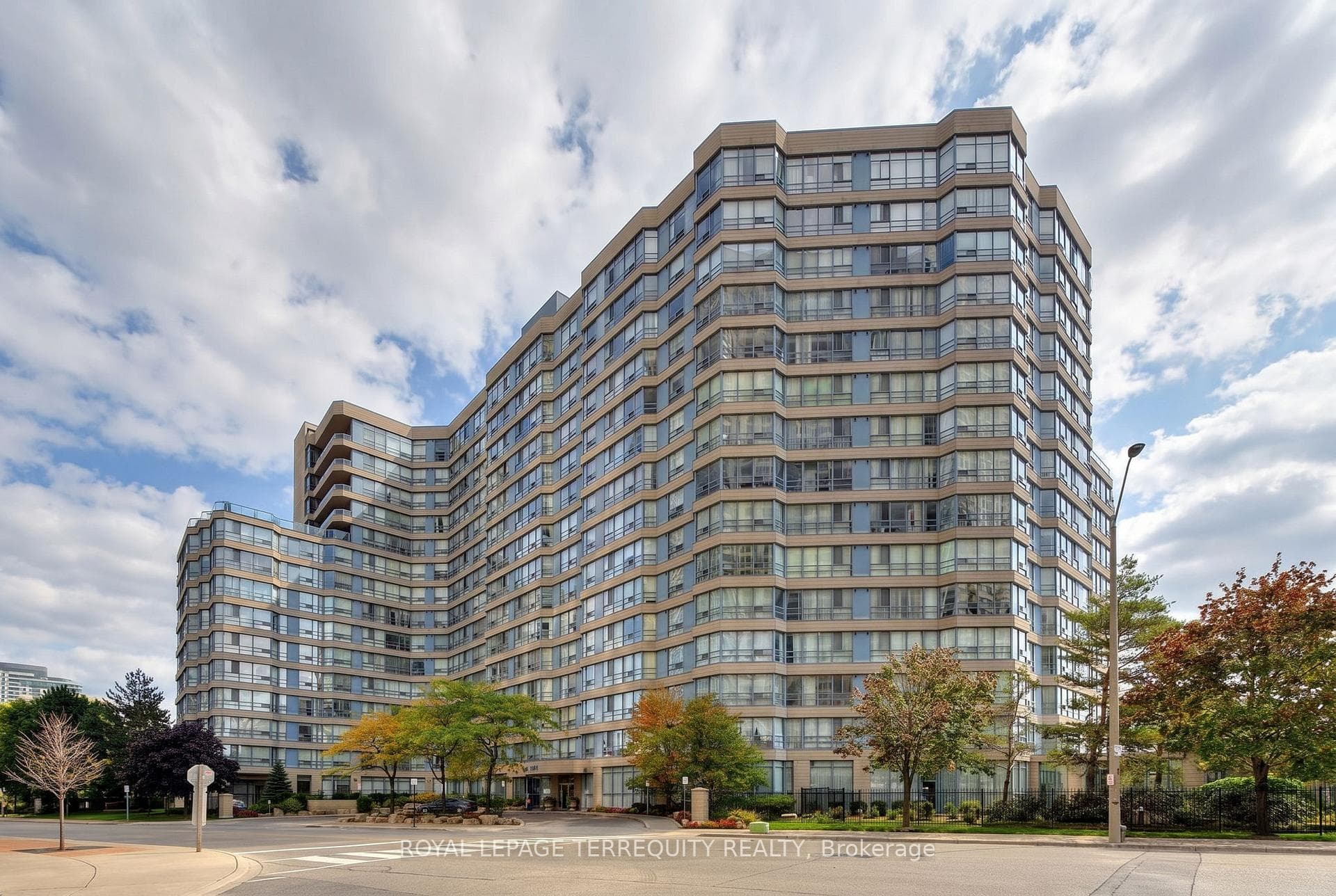 250 Webb Drive Unit 1512, Mississauga, ON L5B 3Z4 - Photo 1