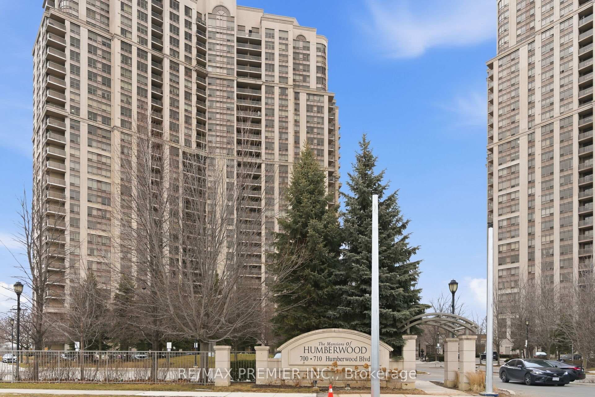 710 Humberwood Boulevard Unit 2404, Etobicoke (West Mall / Rexdale), ON M9W 7J5 - Photo 1
