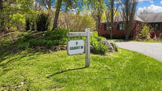 9 Gilbert Drive Unit Main, Aurora
