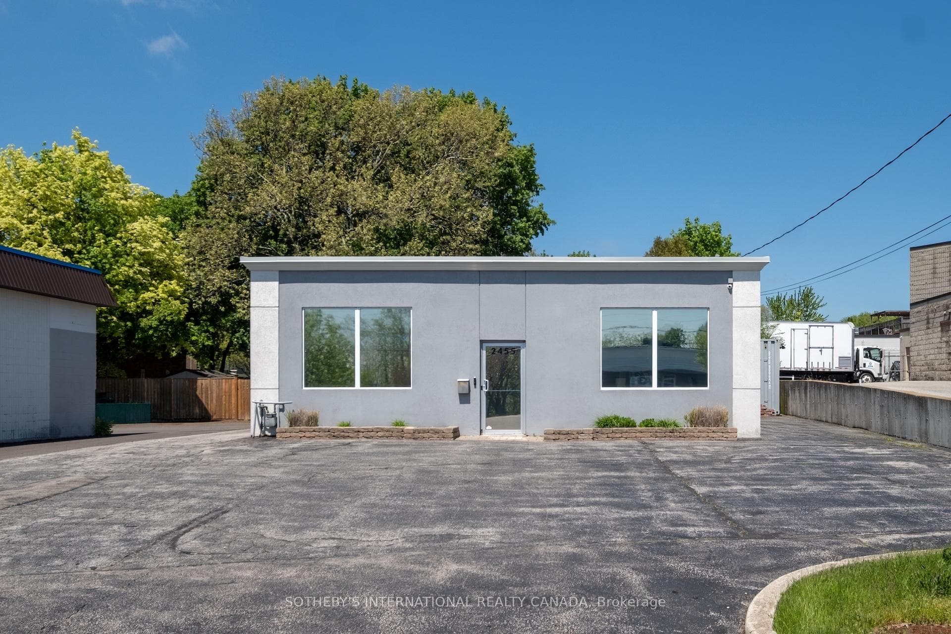 2455 Industrial Street, Burlington, ON L7P 1A6 - Photo 1