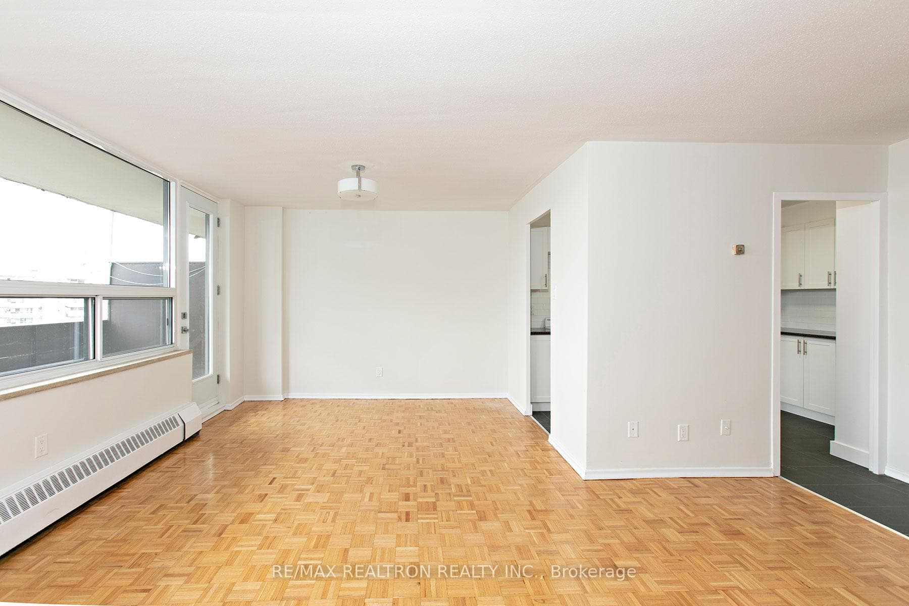 6200 Bathurst Street Unit 1004, Thornhill / Willowdale, ON M2R 2A3 - Photo 1
