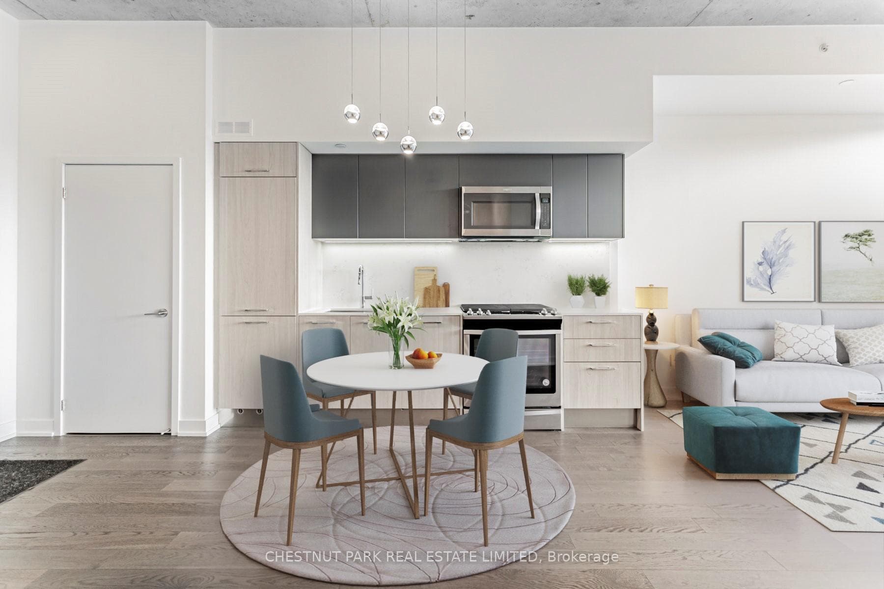 Dining are with virtual staging