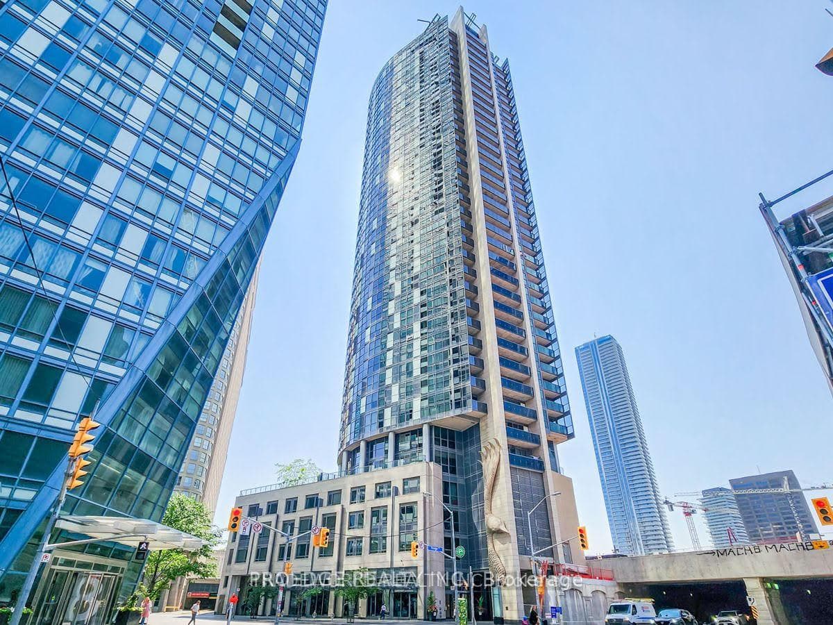 1 The Esplanade N/A Unit 1504, Toronto C08