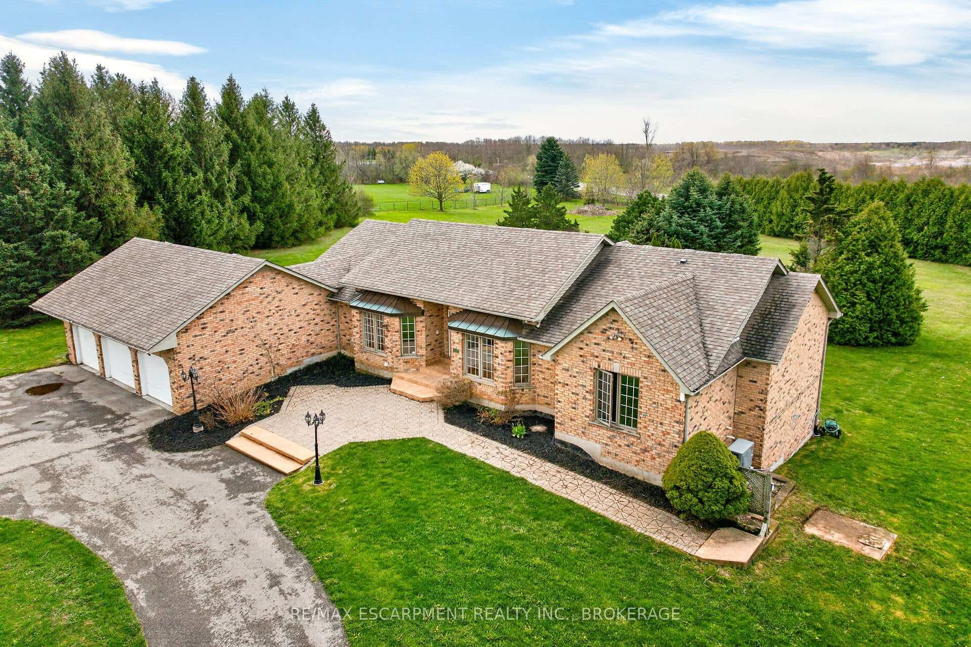5114 MOUNT NEMO Crescent, Burlington