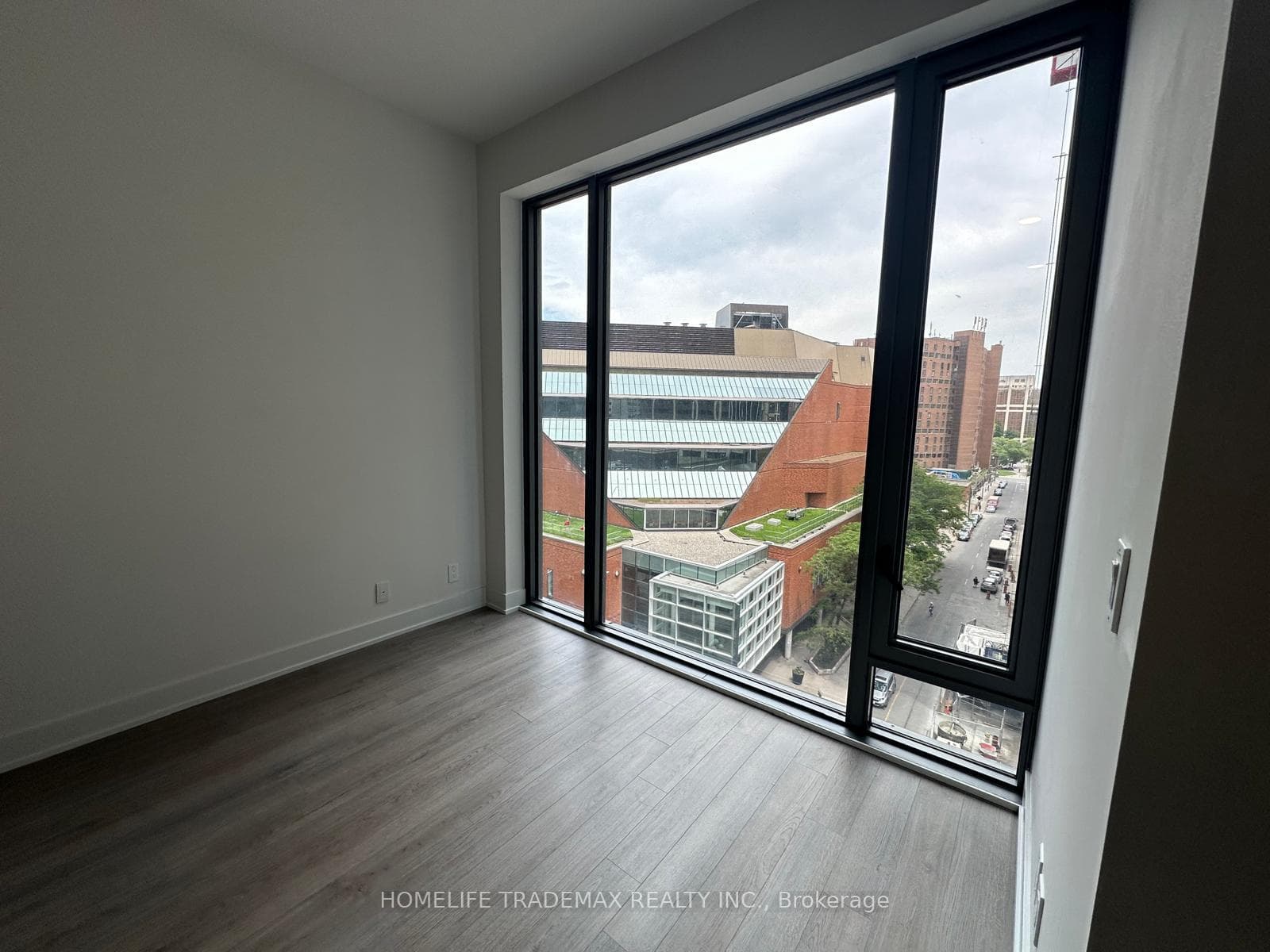 8 Cumberland Street Unit 706, Toronto C02