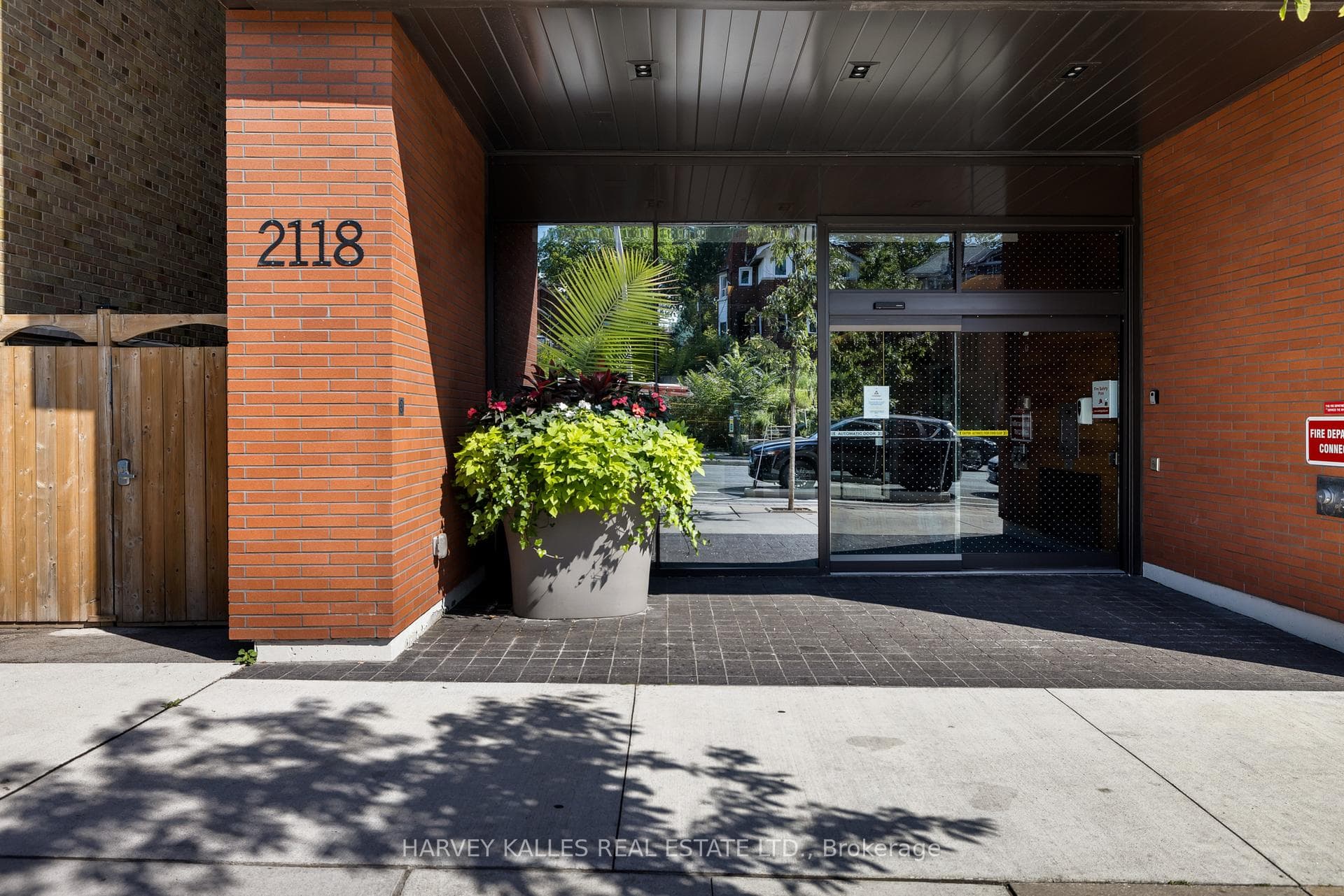 2118 Bloor Street Unit 407, Bloor West Village / Swansea, ON M6S 1M8 - Photo 1