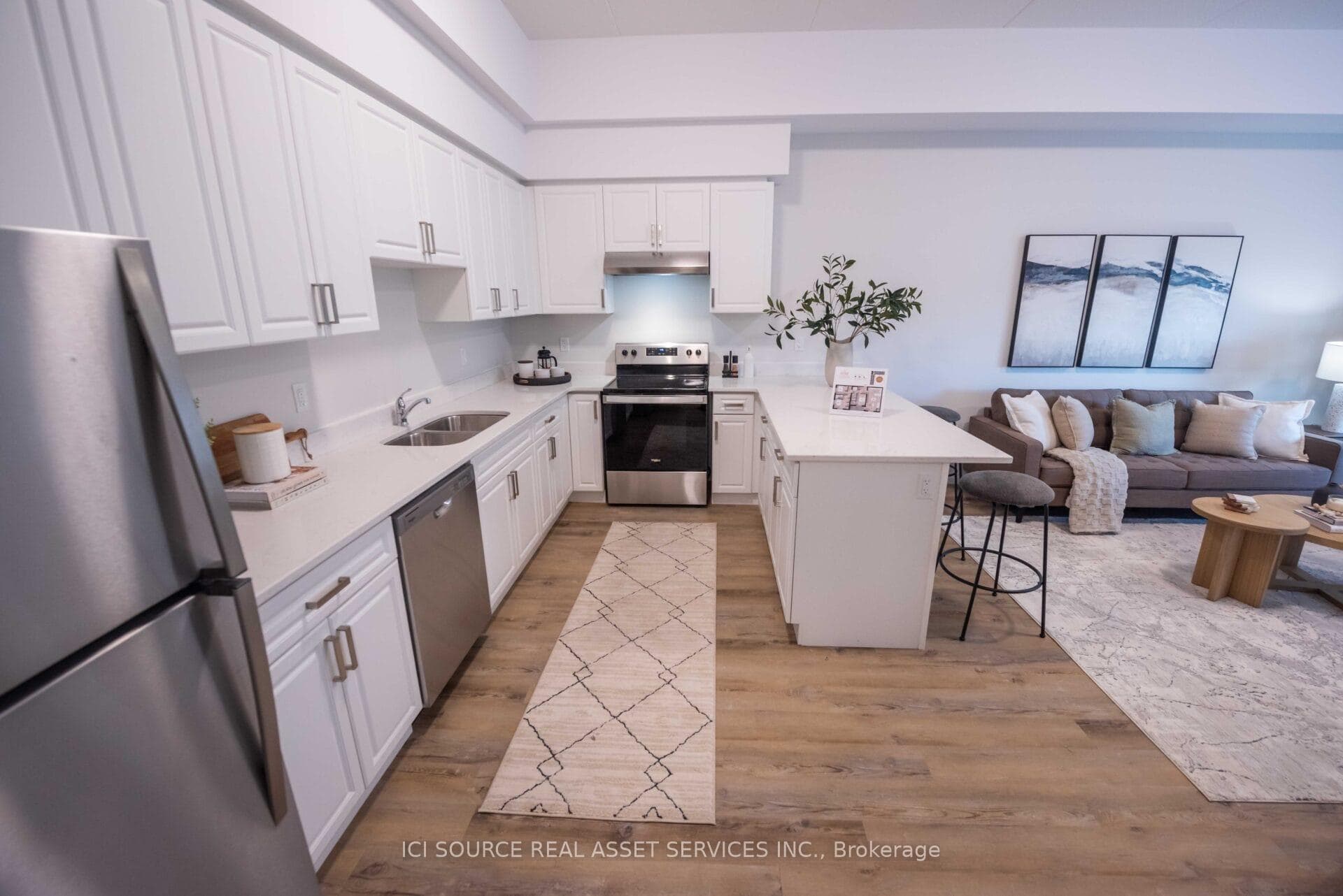 785 Southdale Road, London South, ON N6P 0M3 - Photo 1