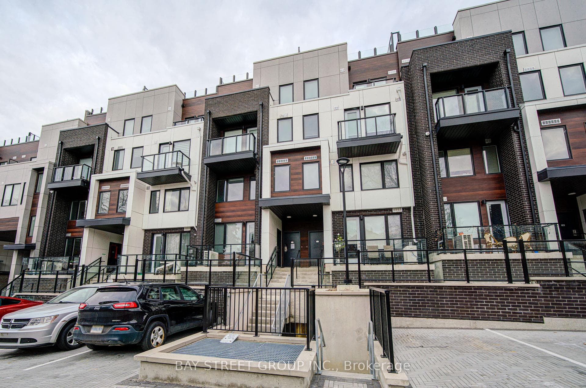 1479 O'Connor Drive Unit 7, Danforth / East York, ON M4B 0A7 - Photo 1