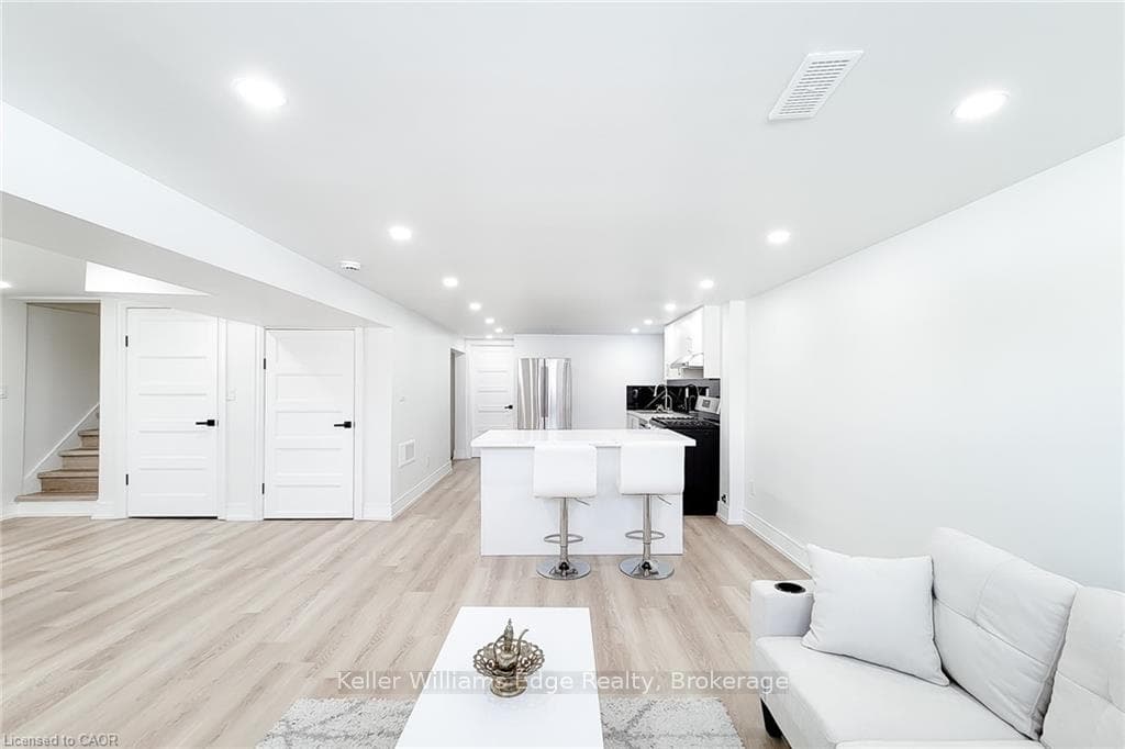 237 Fernwood Crescent Unit 2, Hamilton, ON L8T 3L7 - Photo 1