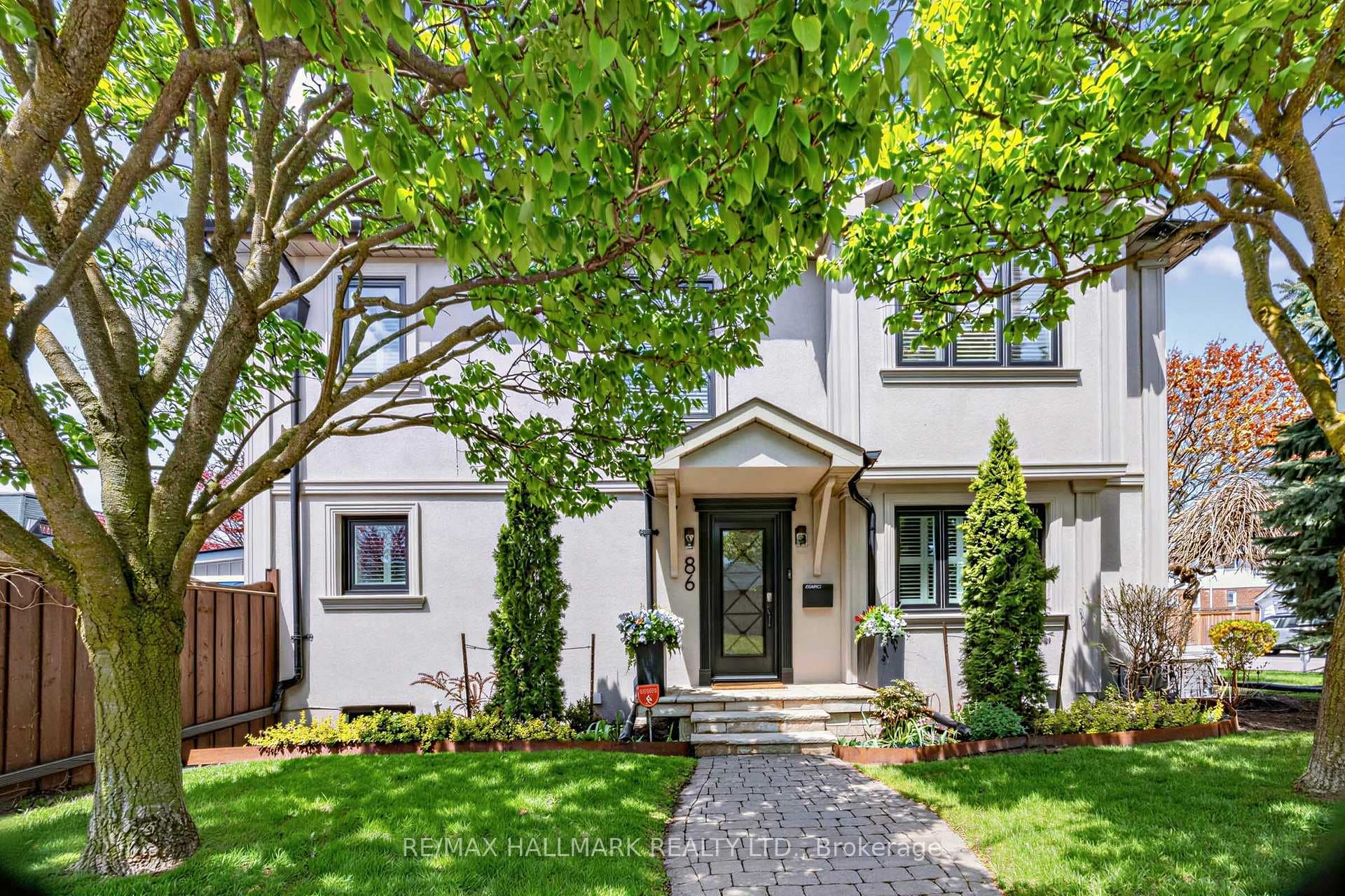 86 Binswood Avenue, Danforth / East York, ON M4C 3N9 - Photo 1