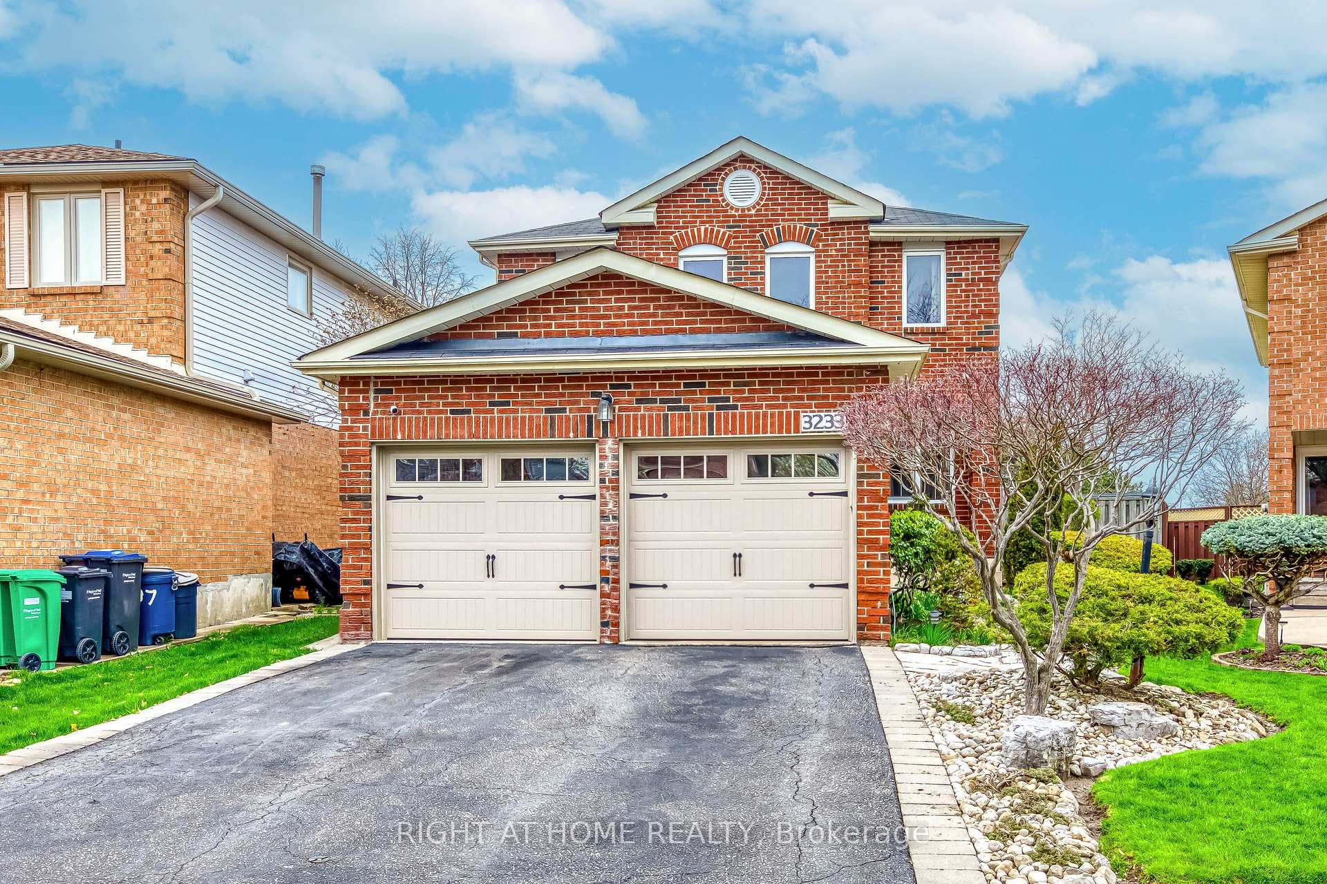 3233 Wilmar Crescent, Mississauga, ON L5L 4B1 - Photo 1