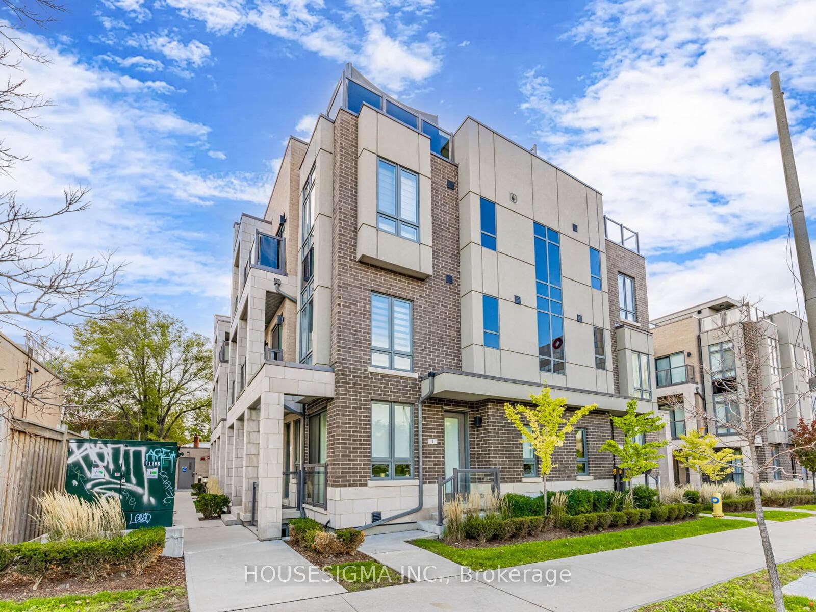 713 Lawrence Avenue Unit 5, York / Weston, ON M6A 1B4 - Photo 1