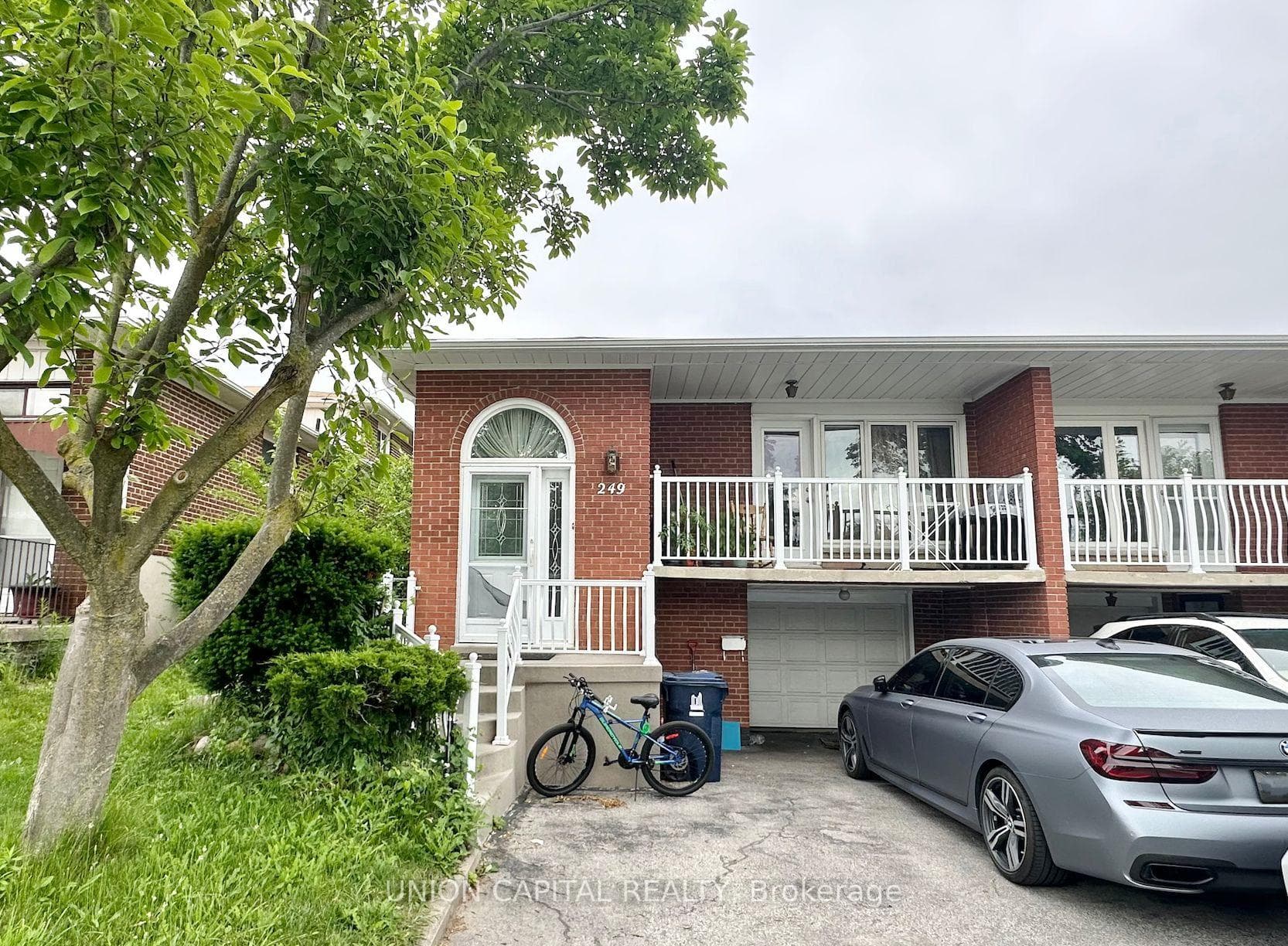 249 Apache Trail Unit (Upper), Hillcrest Village / Bayview Village, ON M2H 2W3 - Photo 1
