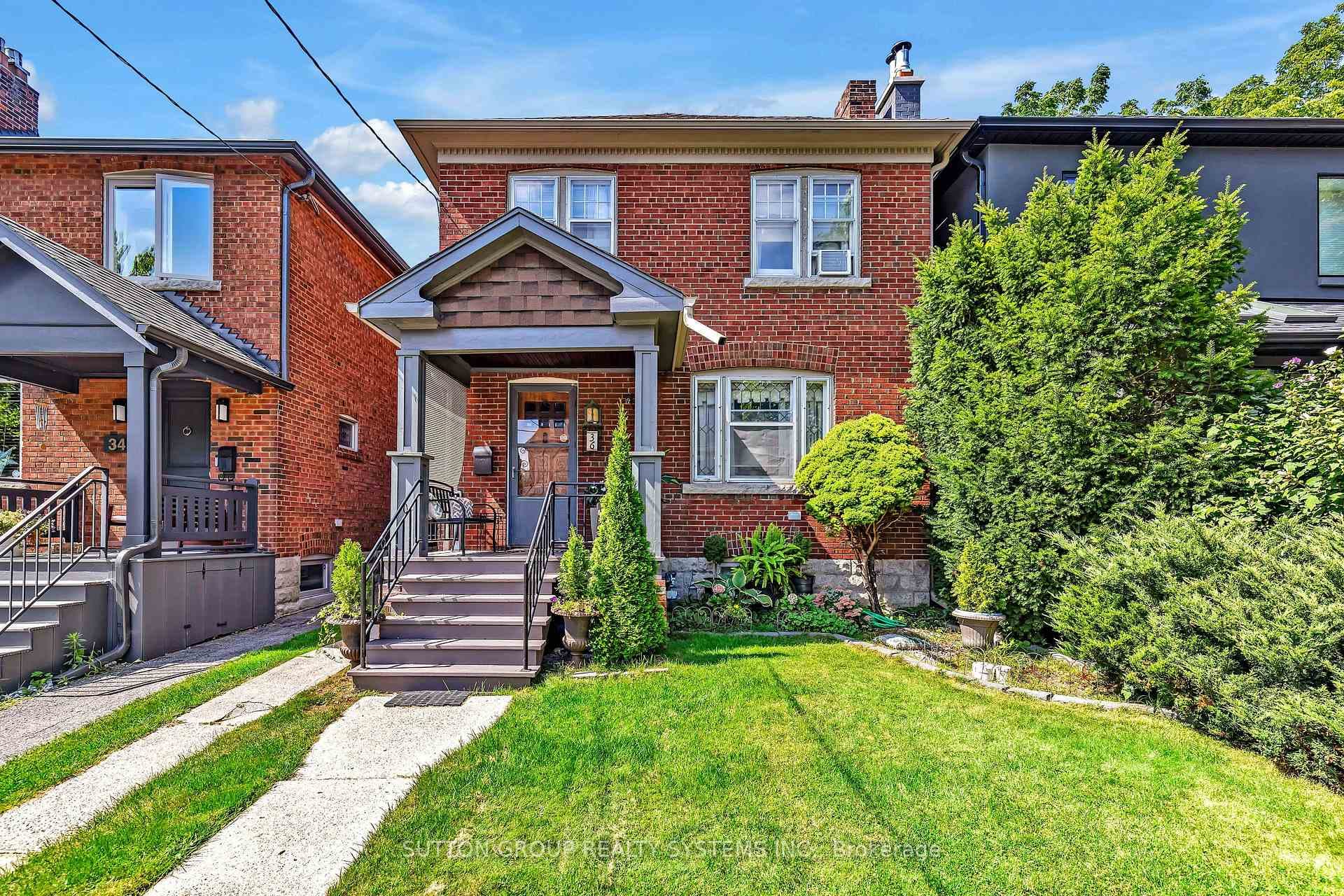 36 Hadley Road, Leaside / Davisville, ON M4S 2N9 - Photo 1