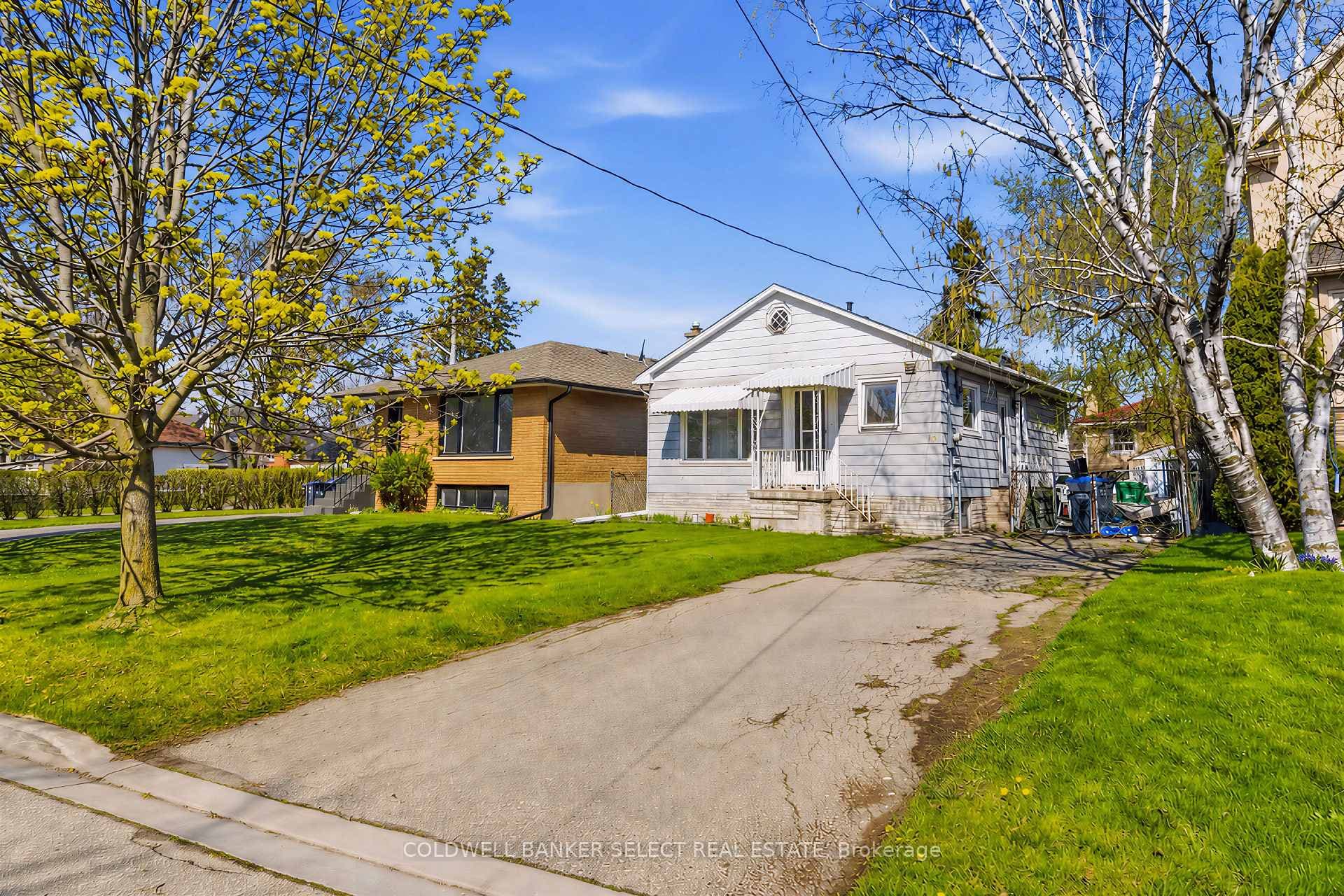 879 Sixth Street, Mississauga, ON L5E 1N5 - Photo 1