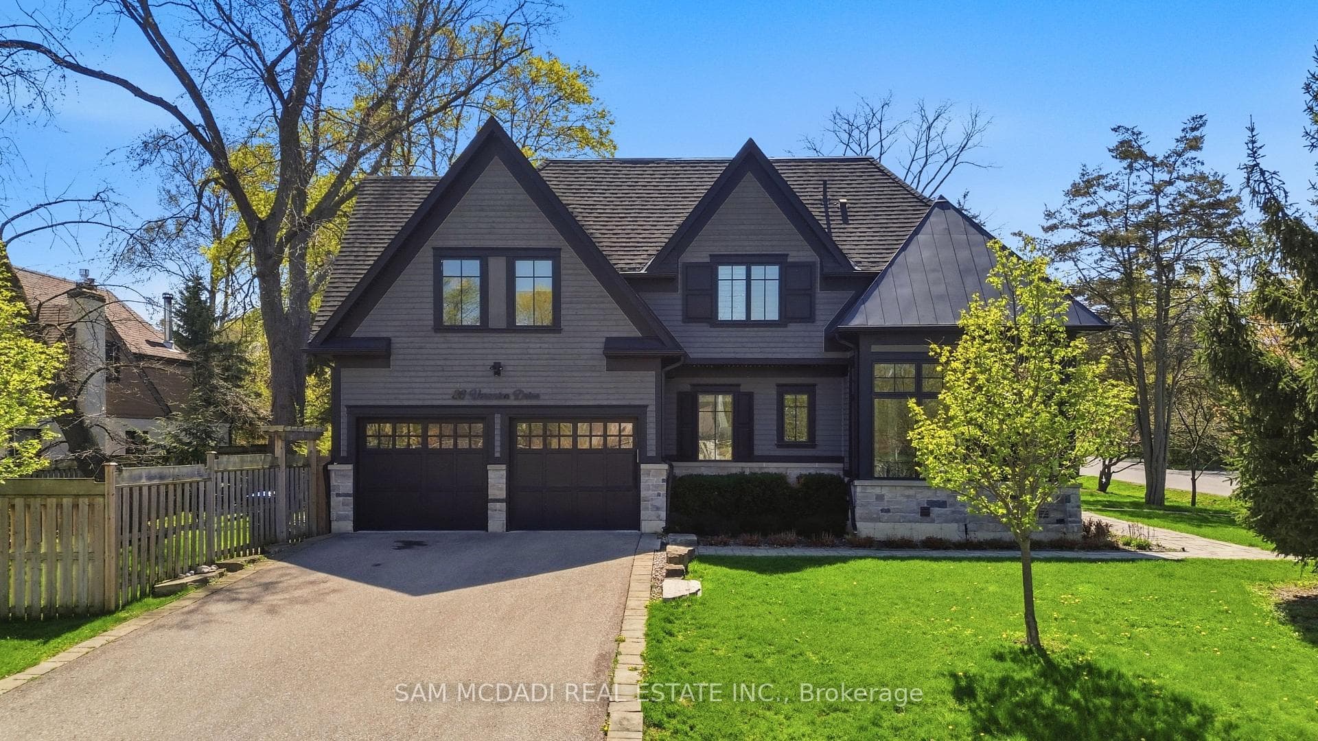 36 Veronica Drive, Mississauga, ON L5G 2B2 - Photo 1