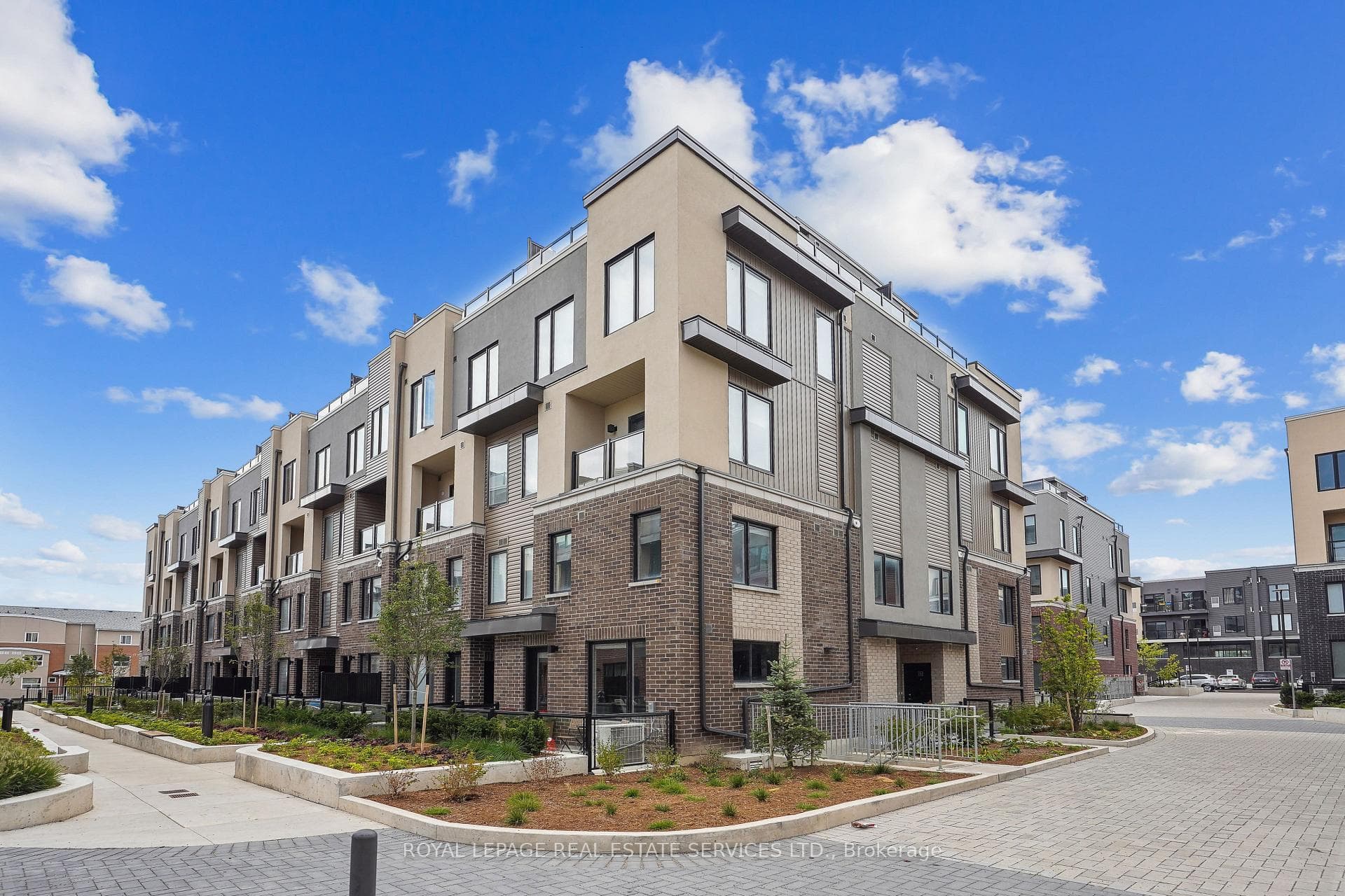 3409 Ridgeway Drive Unit 35, Mississauga, ON L5L 0B9 - Photo 1