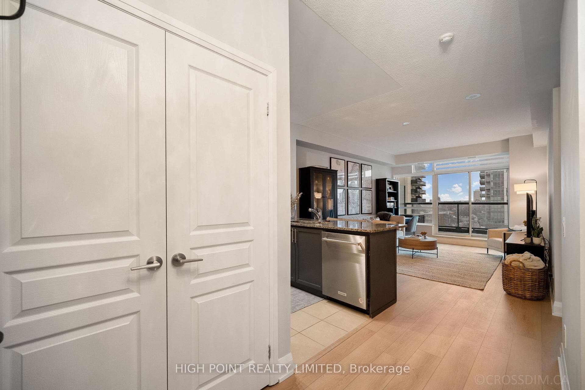 1 Hurontario Street Unit 610, Mississauga, ON L5G 0A3 - Photo 1