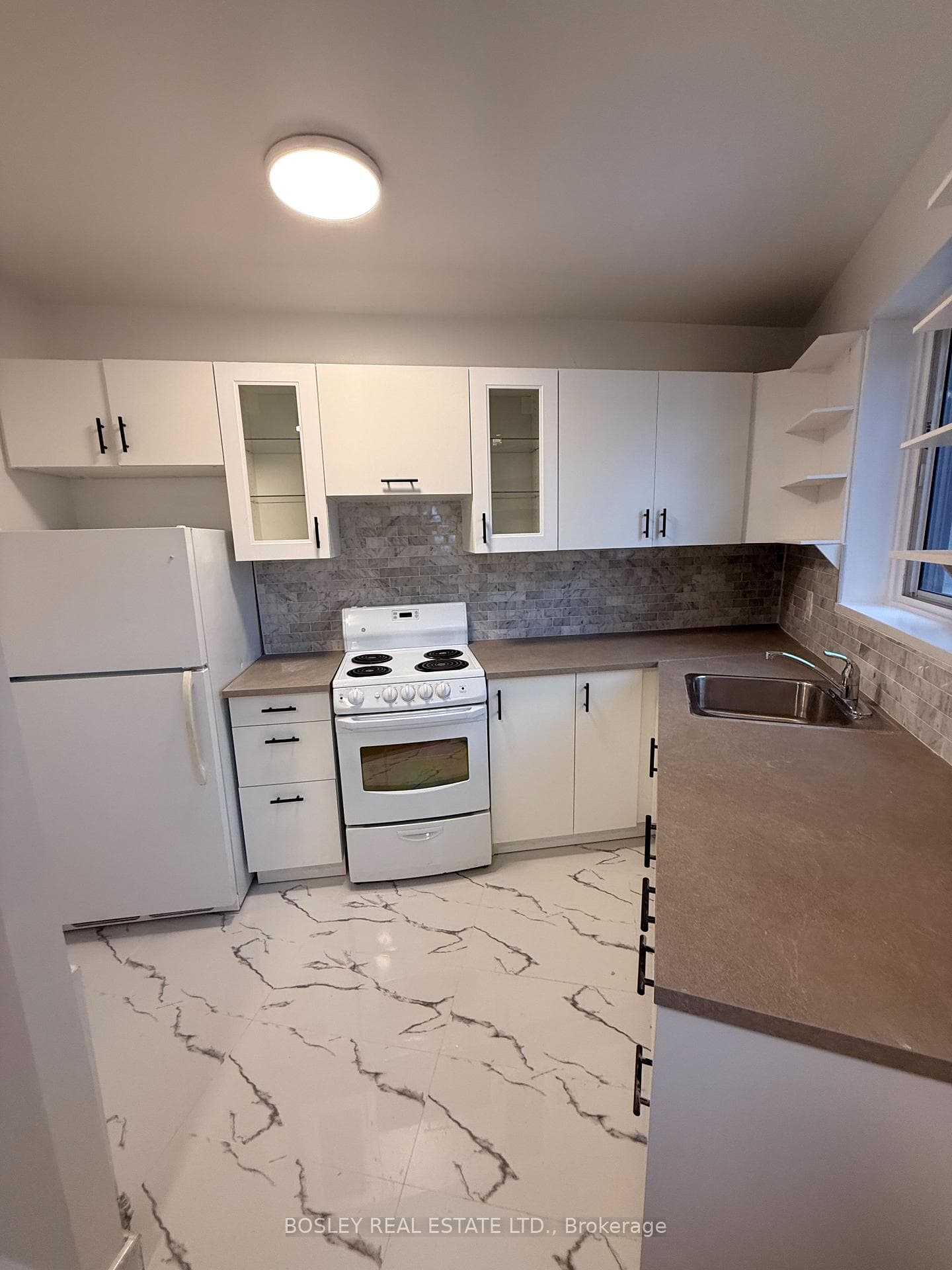 972 Eglinton Avenue Unit 407, Flemingdon Park / Don Mills, ON M4G 2L9 - Photo 1