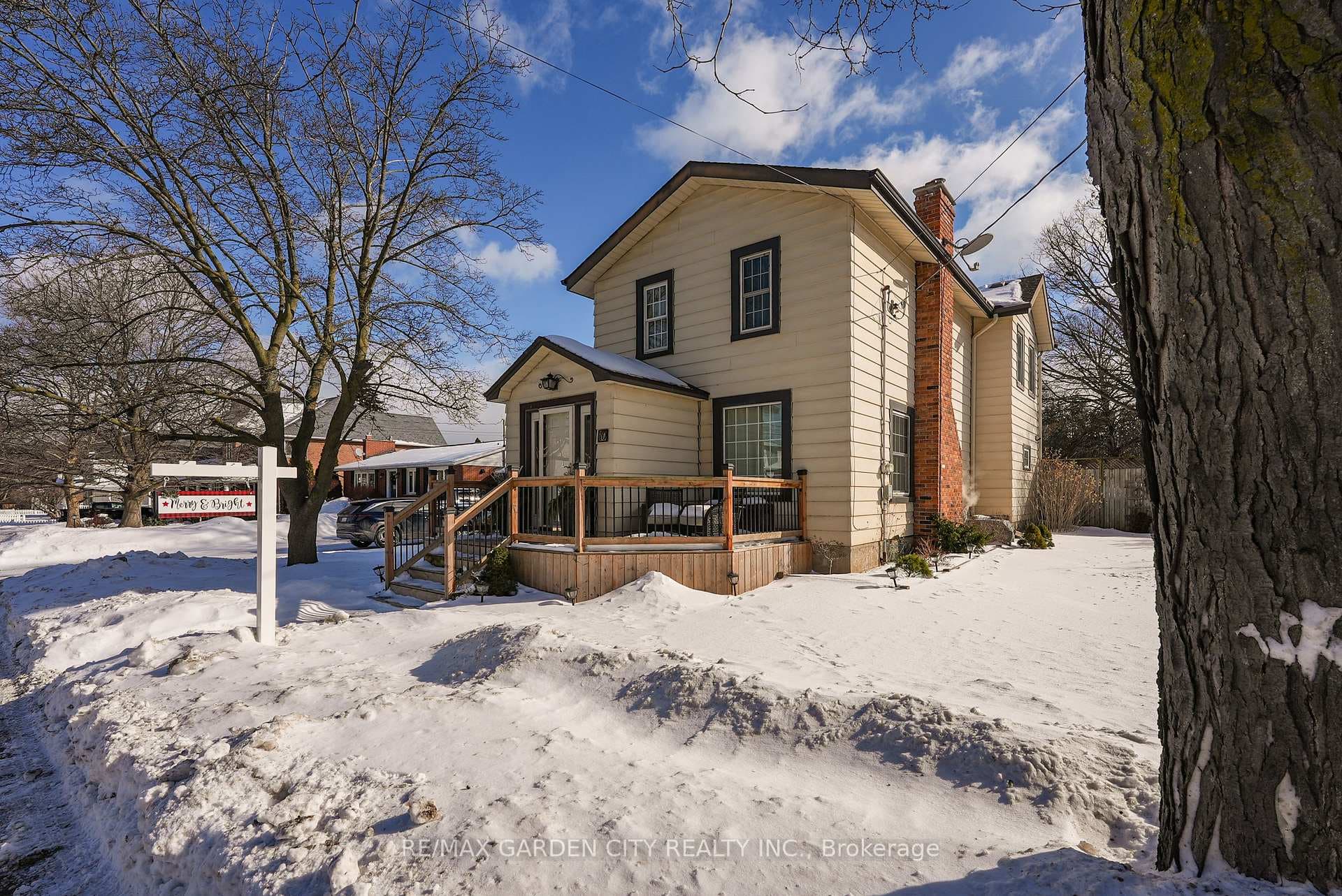 10 Maple Avenue, Grimsby, ON L3M 3B6 - Photo 1