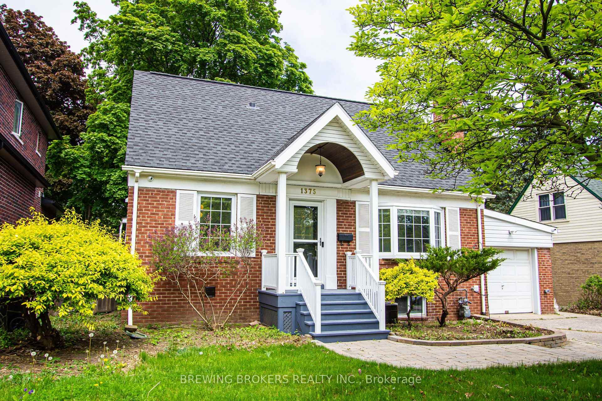 1375 Applewood Road Unit Main, Mississauga, ON L5E 2L9 - Photo 1