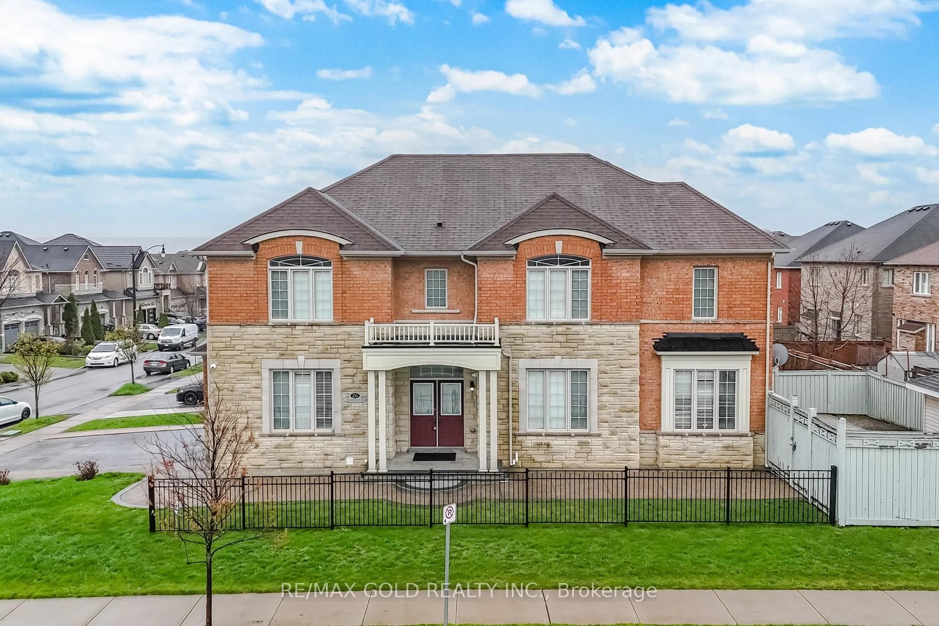 26 Drummondville Drive, Brampton, ON L6P 3M9 - Photo 1