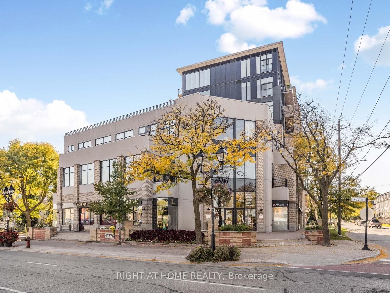 10376 Yonge Street Unit 406, Richmond Hill, ON L4C 3B8 - Photo 1