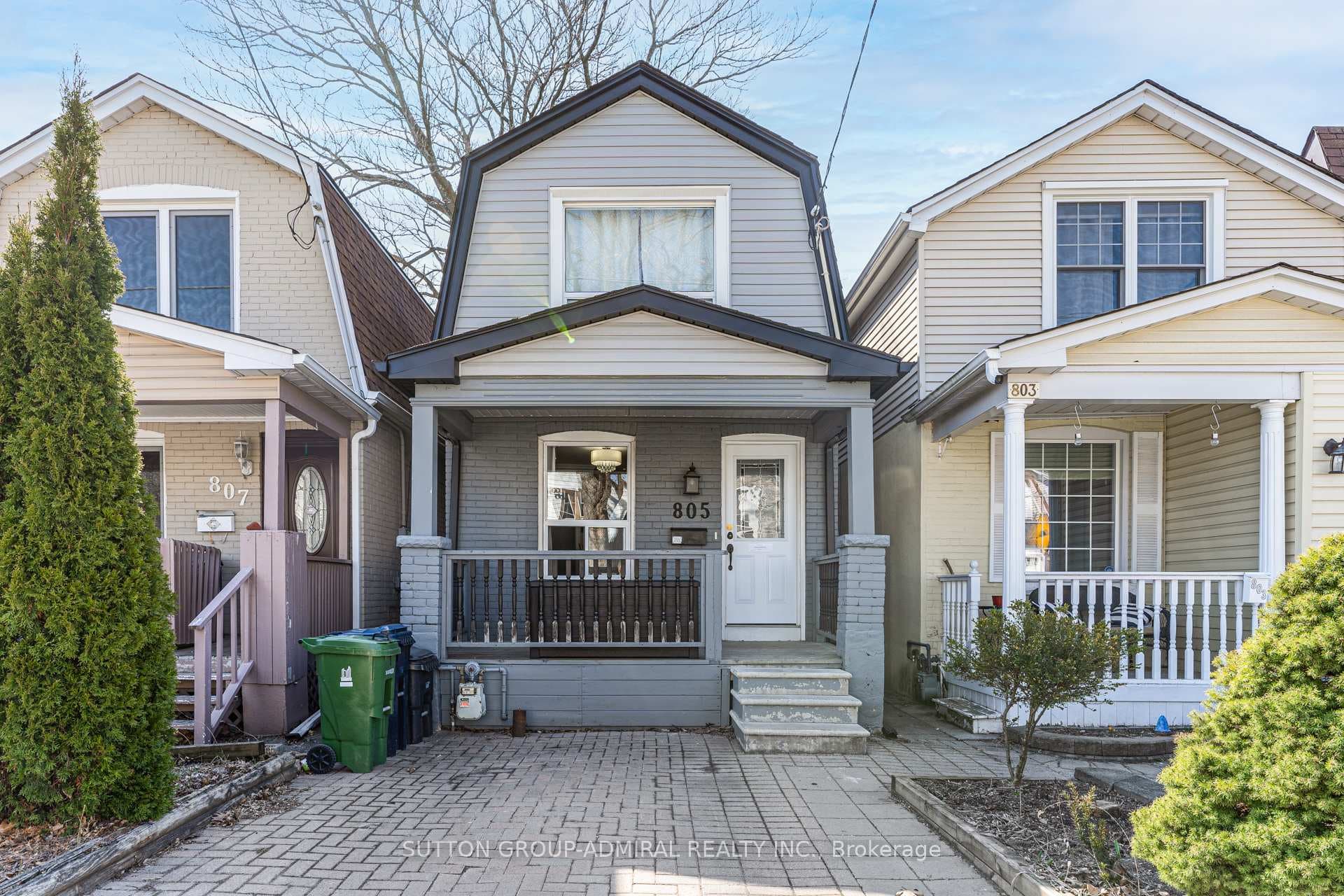 805 Sammon Avenue, Danforth / East York, ON M4C 2E7 - Photo 1