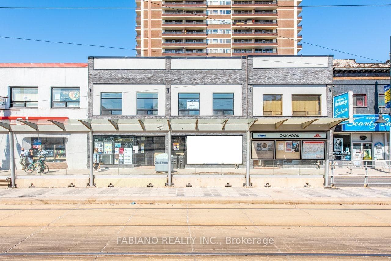944 St Clair Avenue, Forest Hill / Deer Park, ON M6E 2V1 - Photo 1