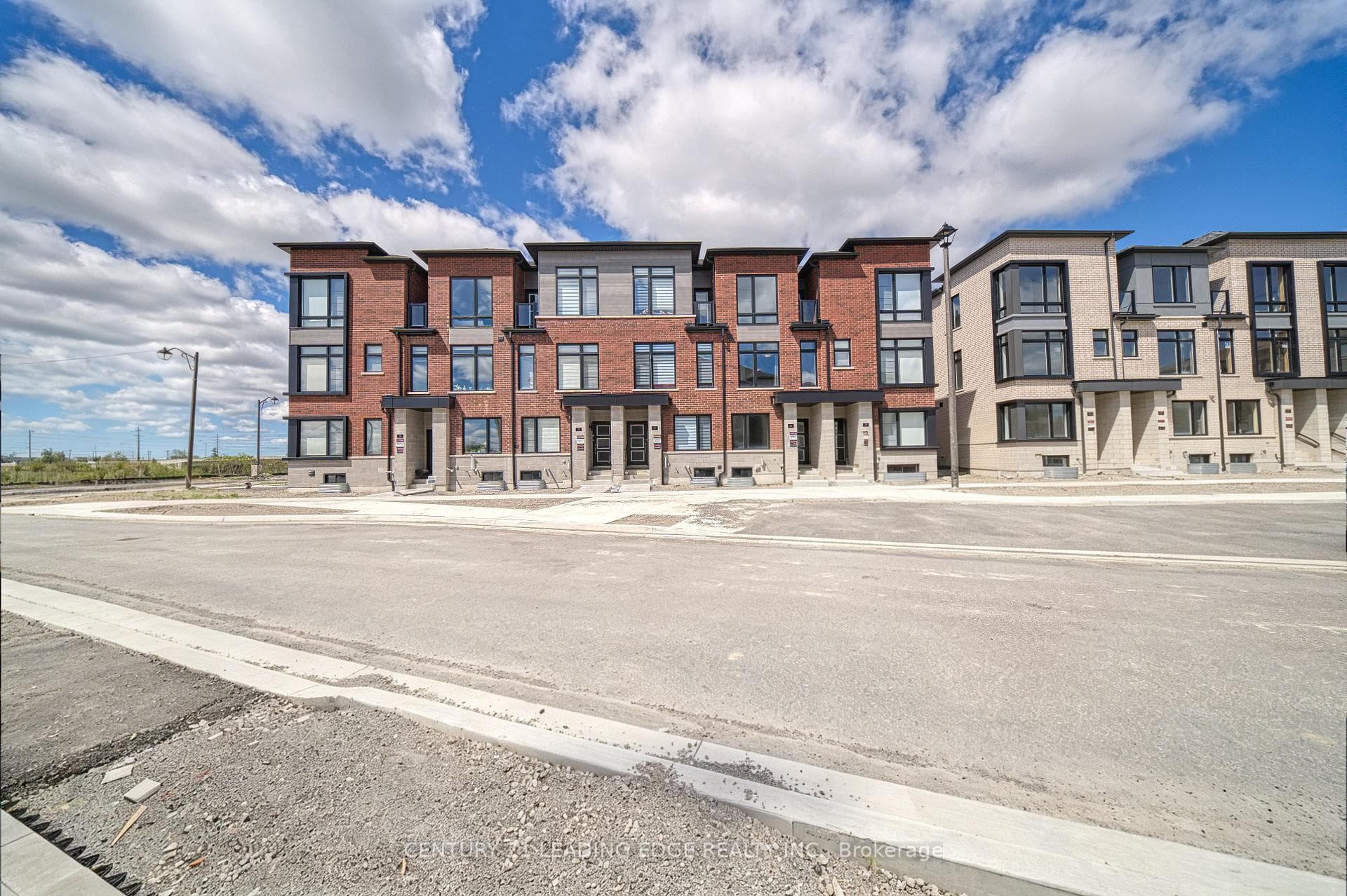 25 Pluto Way, Whitby, ON L1M 0G2 - Photo 1
