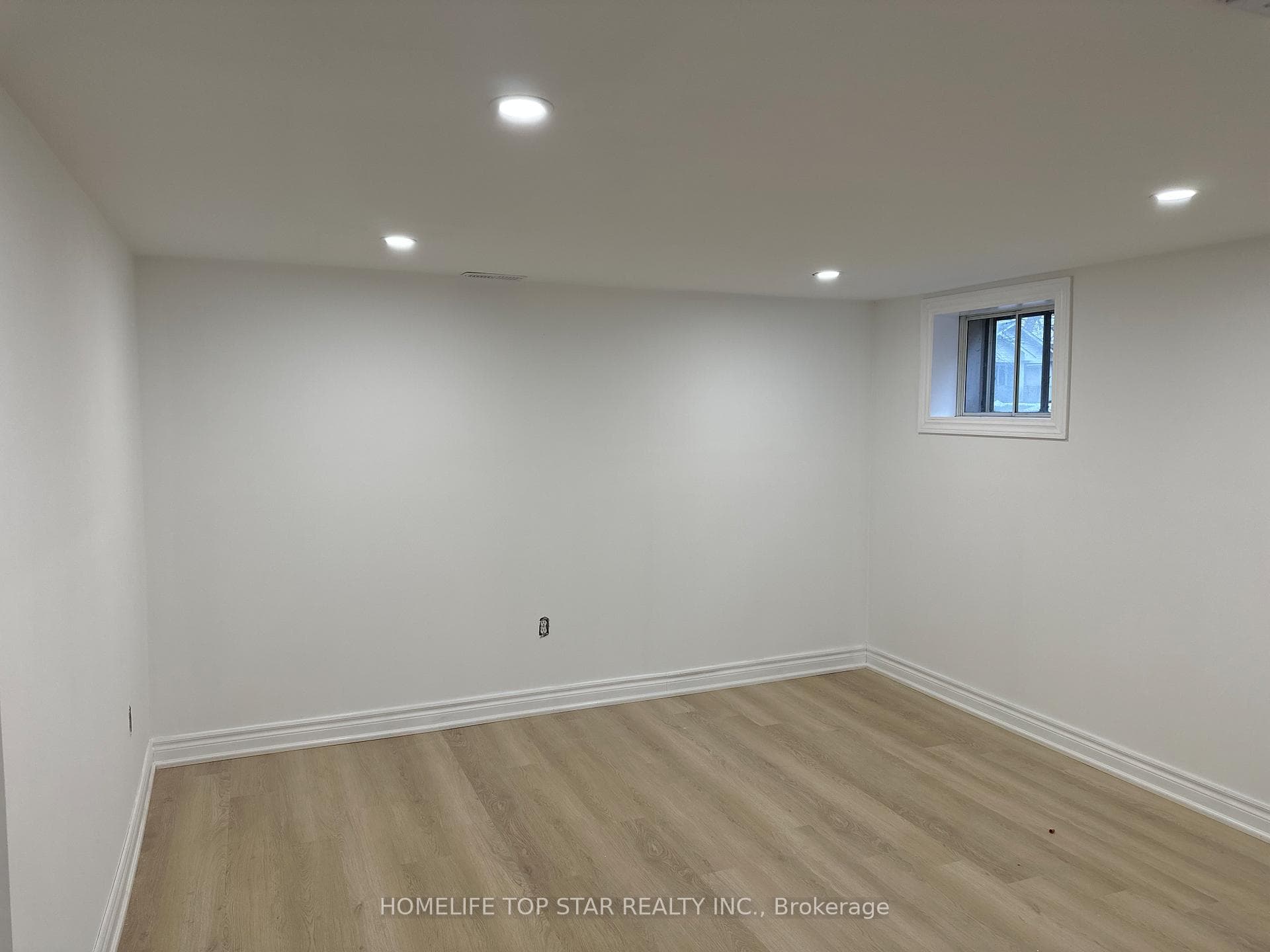38 Cartier Crescent Unit Bachelor, Richmond Hill, ON L4C 2N2 - Photo 1