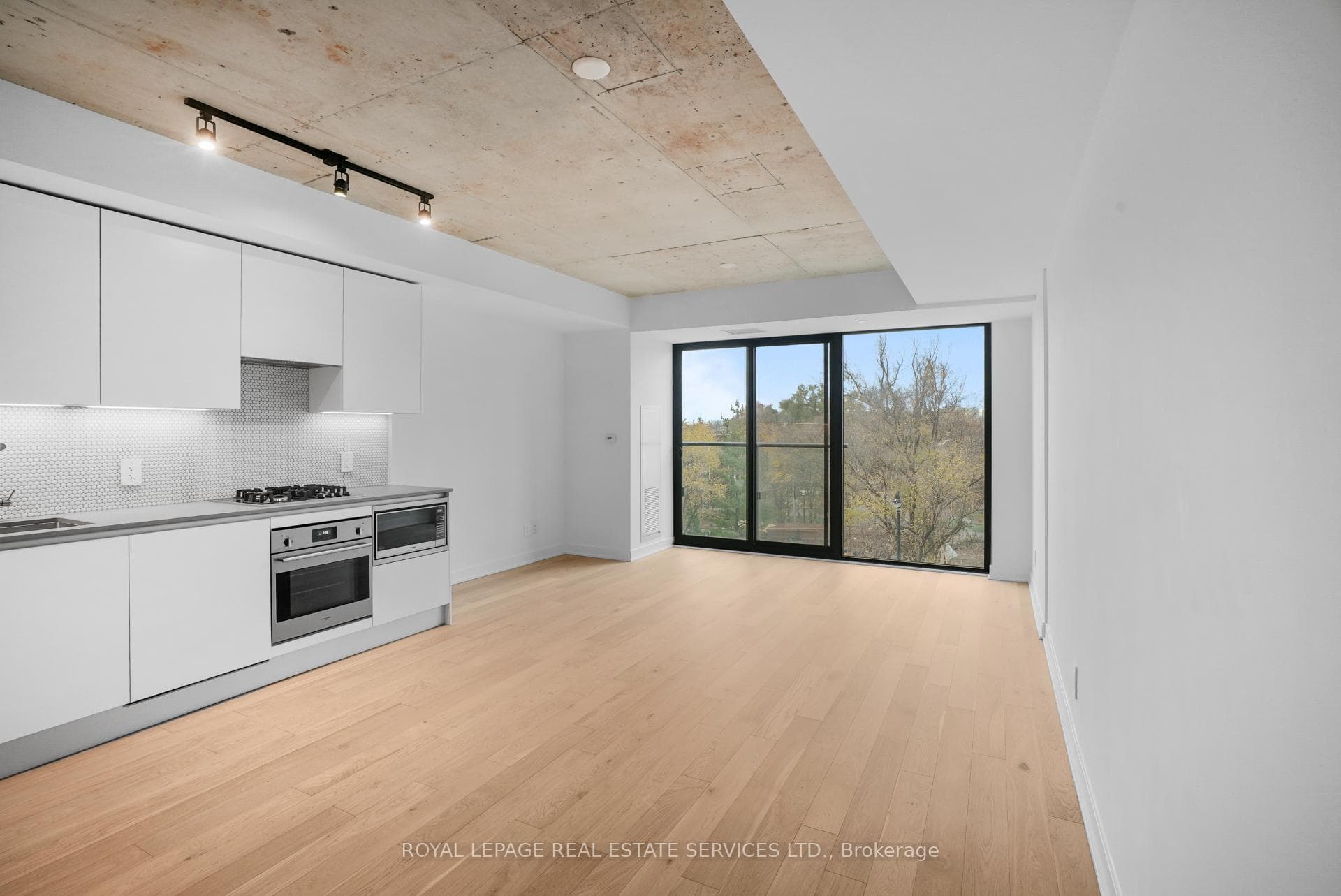 2720 Dundas Street Unit 302, Bloor West Village / Swansea, ON M6P 1Y2 - Photo 1
