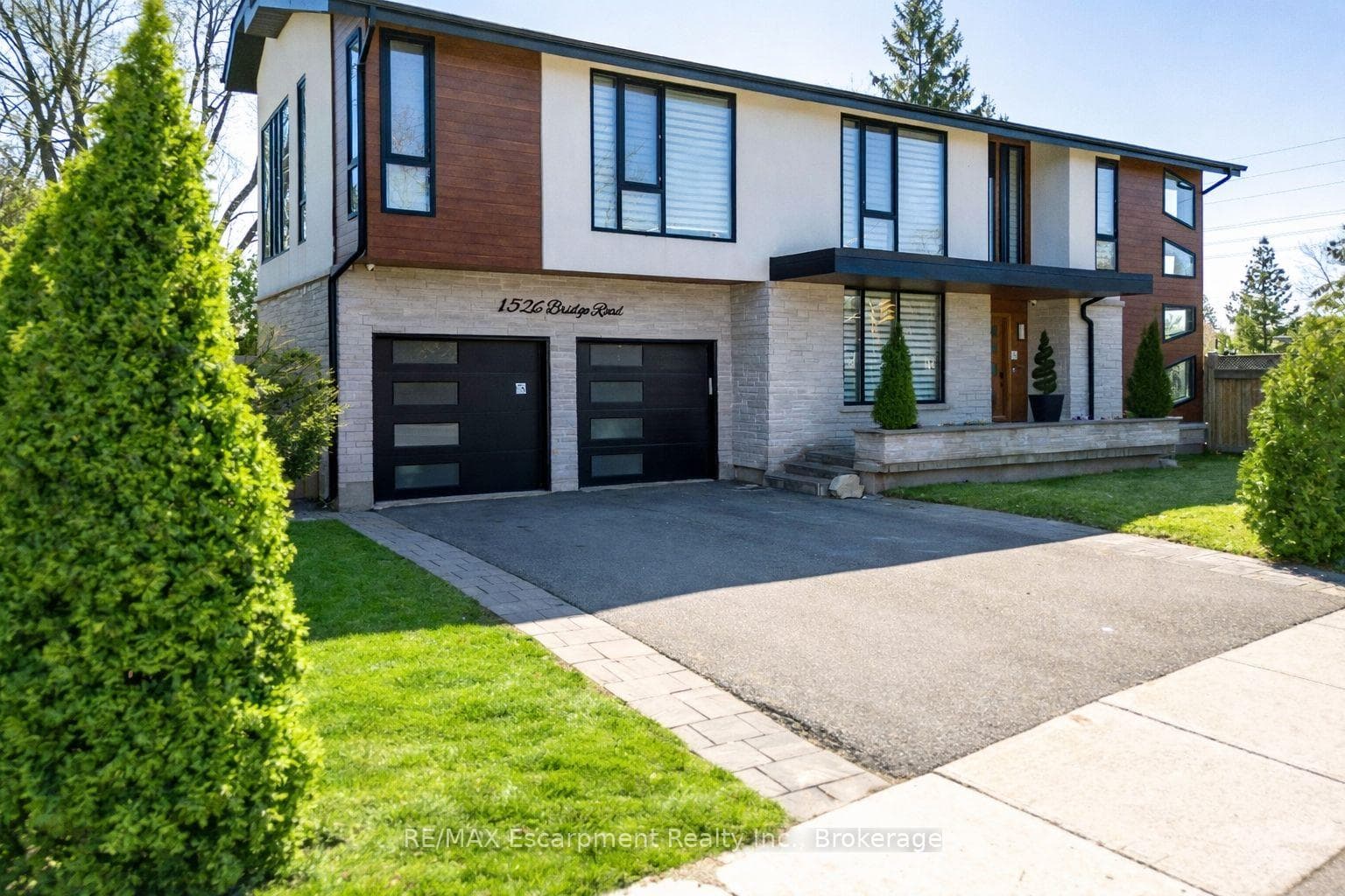 1526 Bridge Road, Oakville