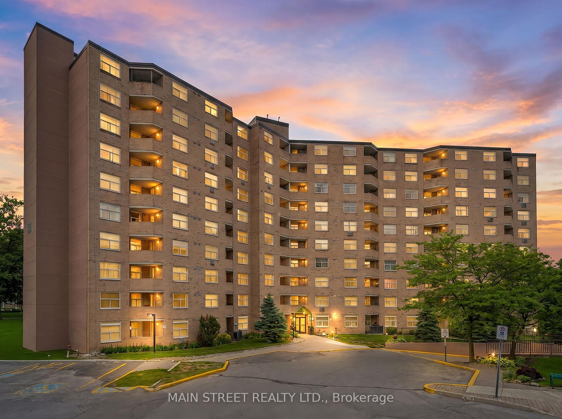 260 Davis Drive Unit 1008, Newmarket, ON L3Y 7C3 - Photo 1