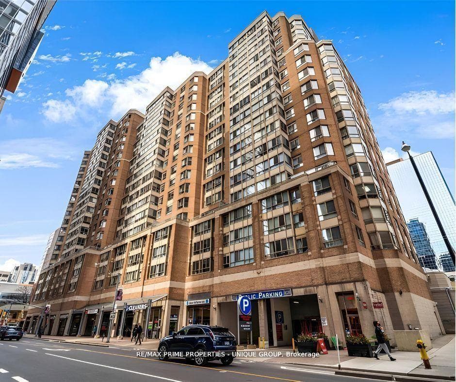 44 Gerrard Street Unit 1701, Toronto C01