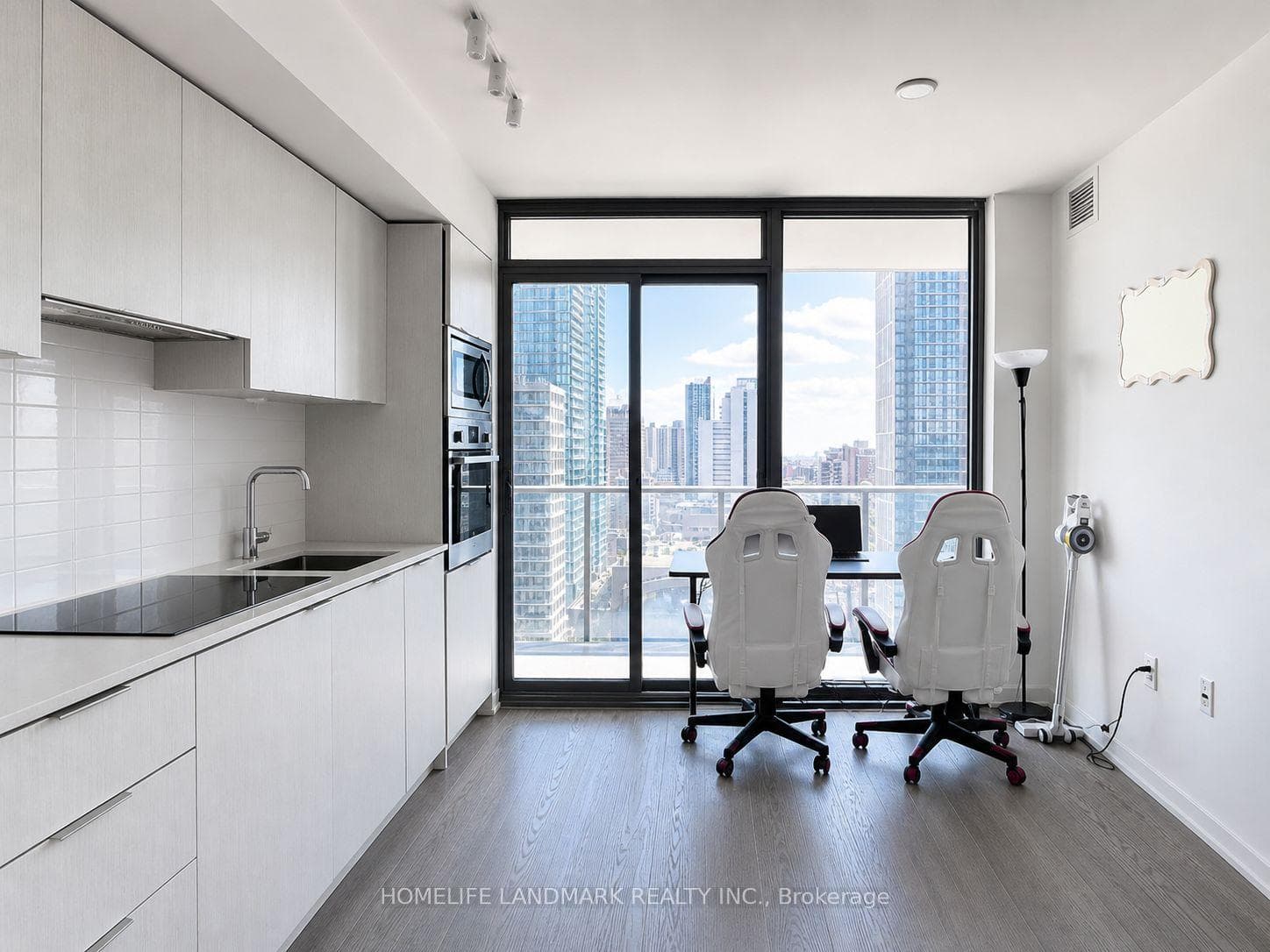 11 Wellesley Street Unit 1613, Downtown Toronto / Waterfront, ON M4Y 1E8 - Photo 1