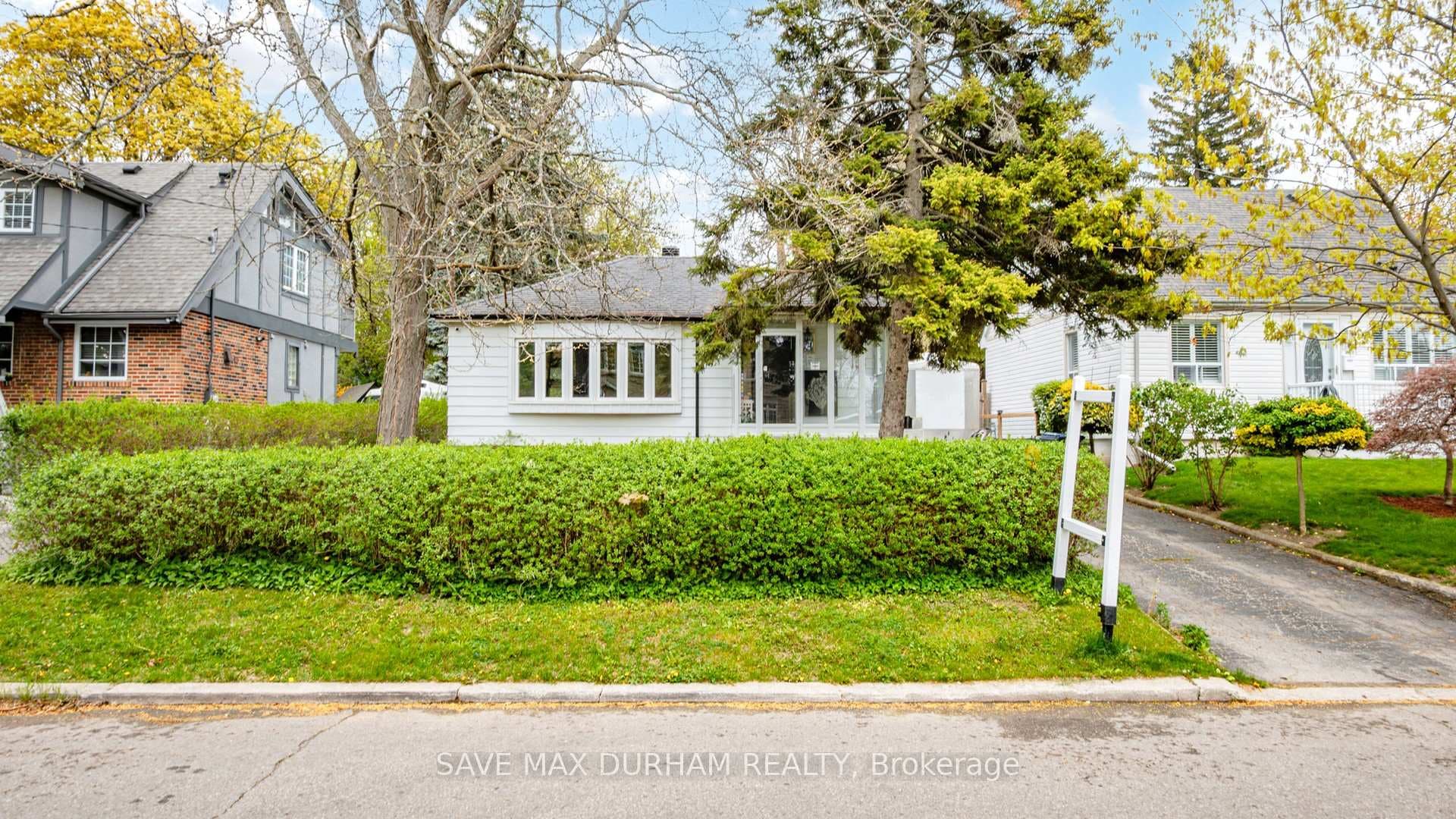 165 Harewood Avenue, Scarborough Town Centre, ON M1M 2S1 - Photo 1