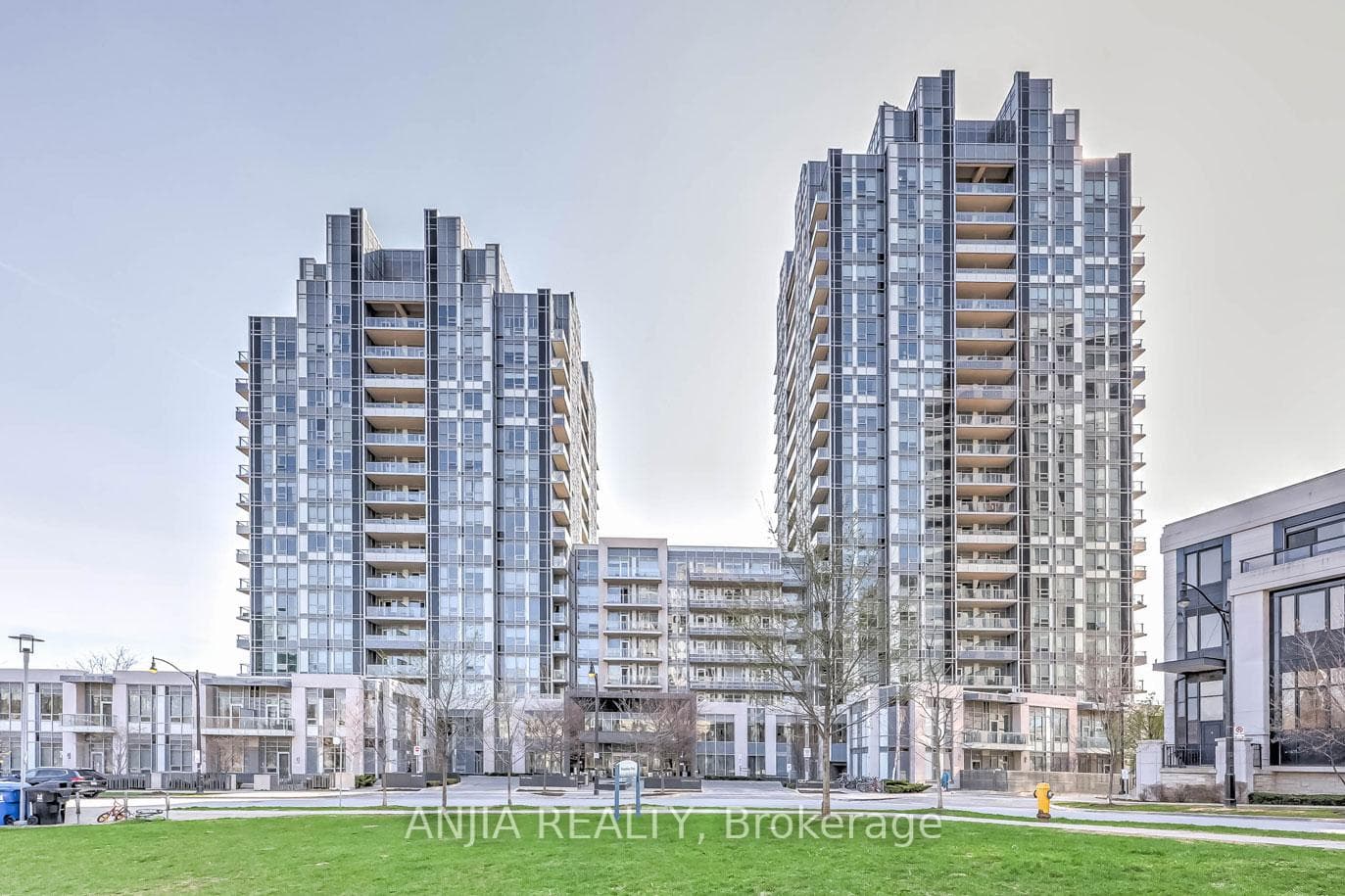 120 Harrison Garden Boulevard Unit 1330, Willowdale / Newtonbrook, ON M2N 0H1 - Photo 1