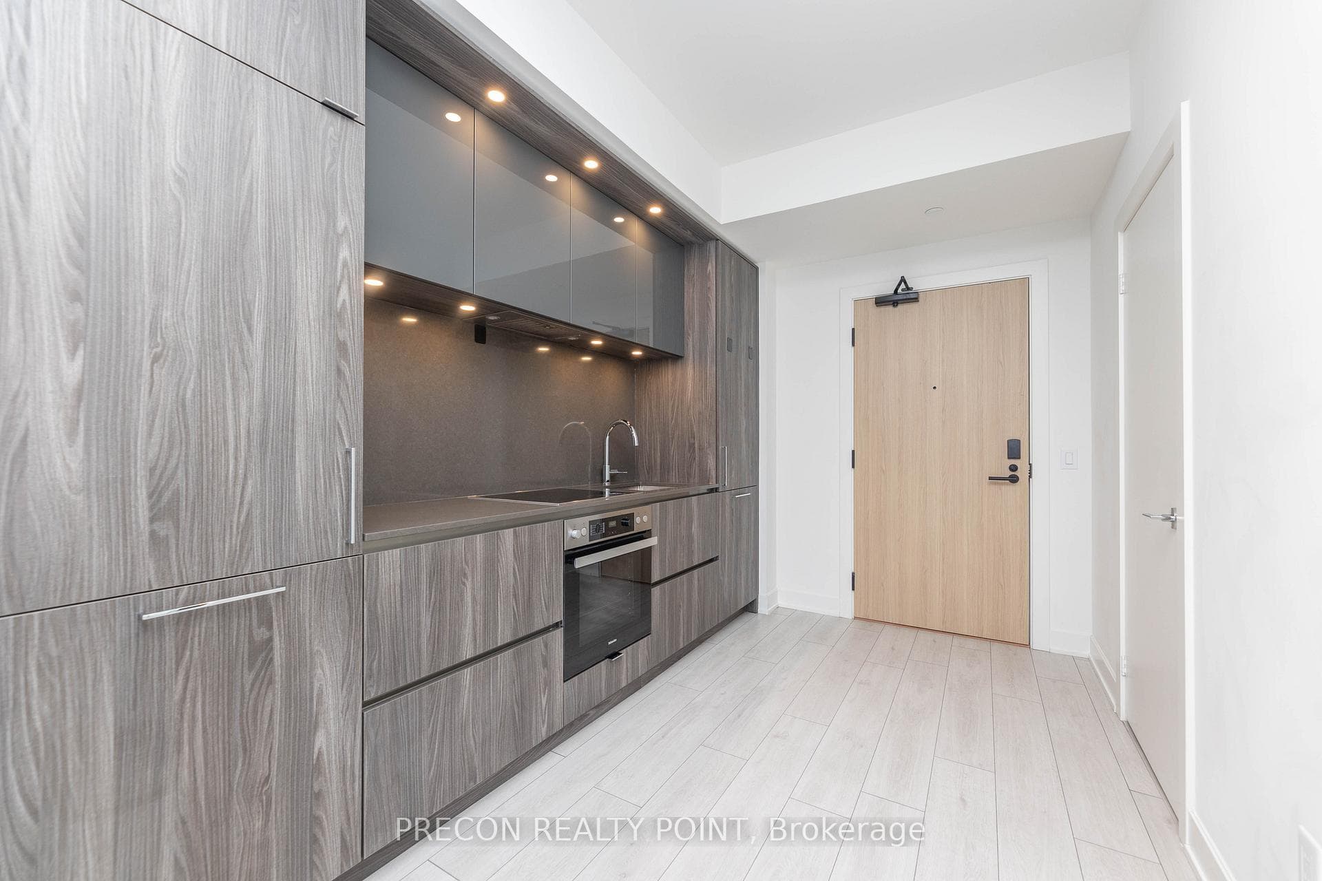 15 Mercer Street Unit 1403, Toronto C01