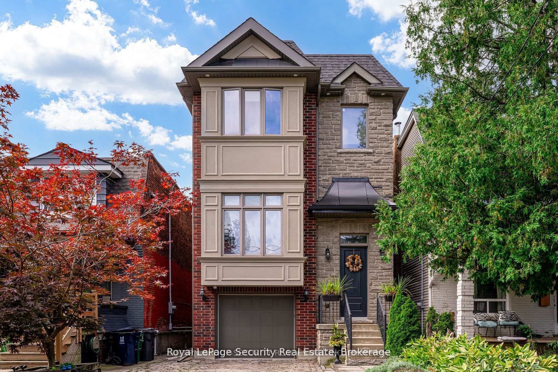 184 Bartlett Avenue Unit B, Bloor West Village / Swansea, ON M6H 3G1 - Photo 1