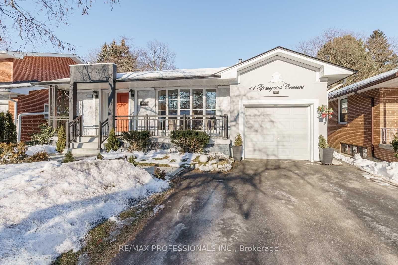 11 Grasspoint Crescent Unit Ground, Etobicoke (Islington / Rexdale), ON M9C 2T9 - Photo 1