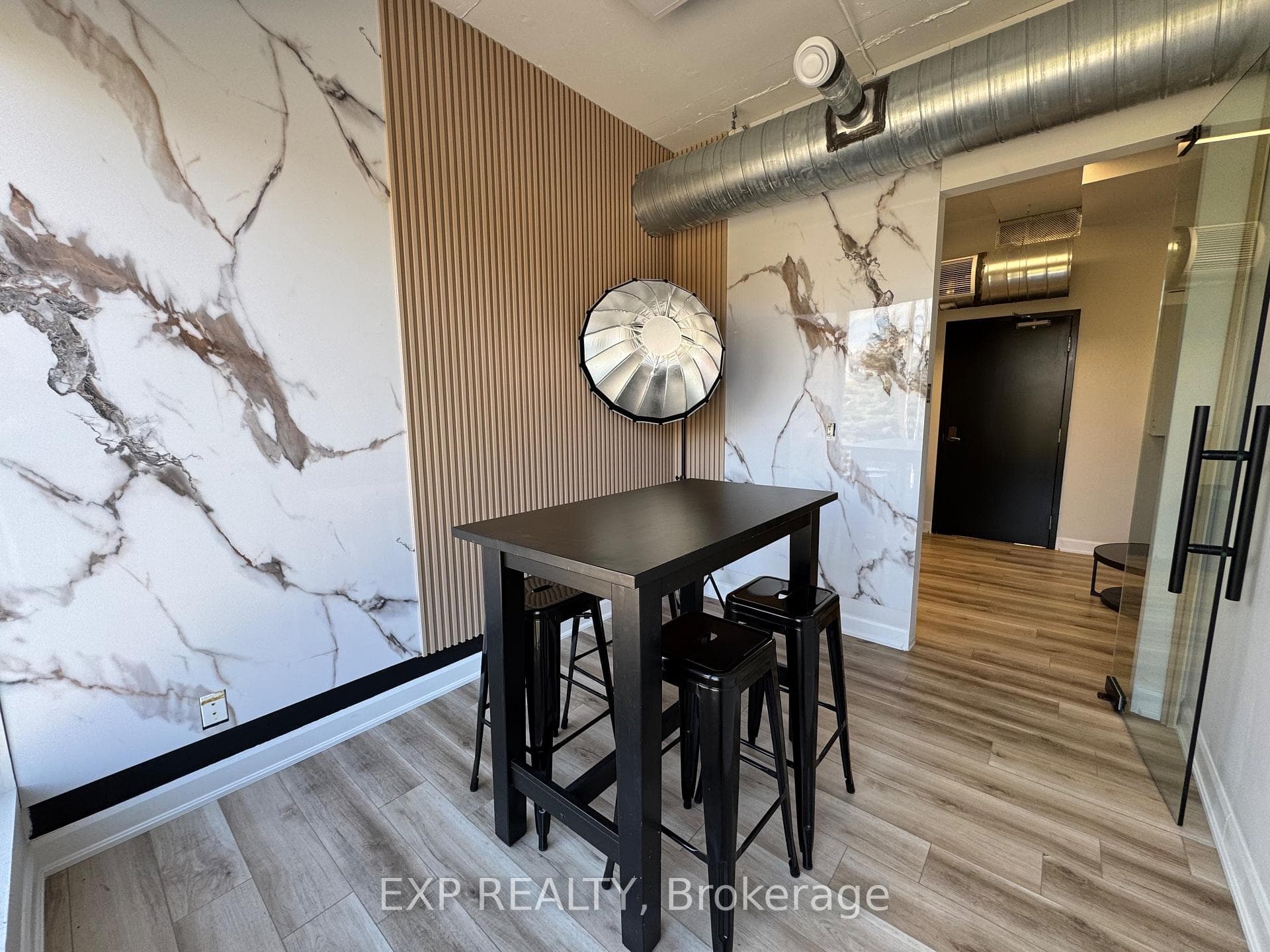 230 Lakeshore Road Unit 200-#3, Mississauga, ON L5G 1G7 - Photo 1